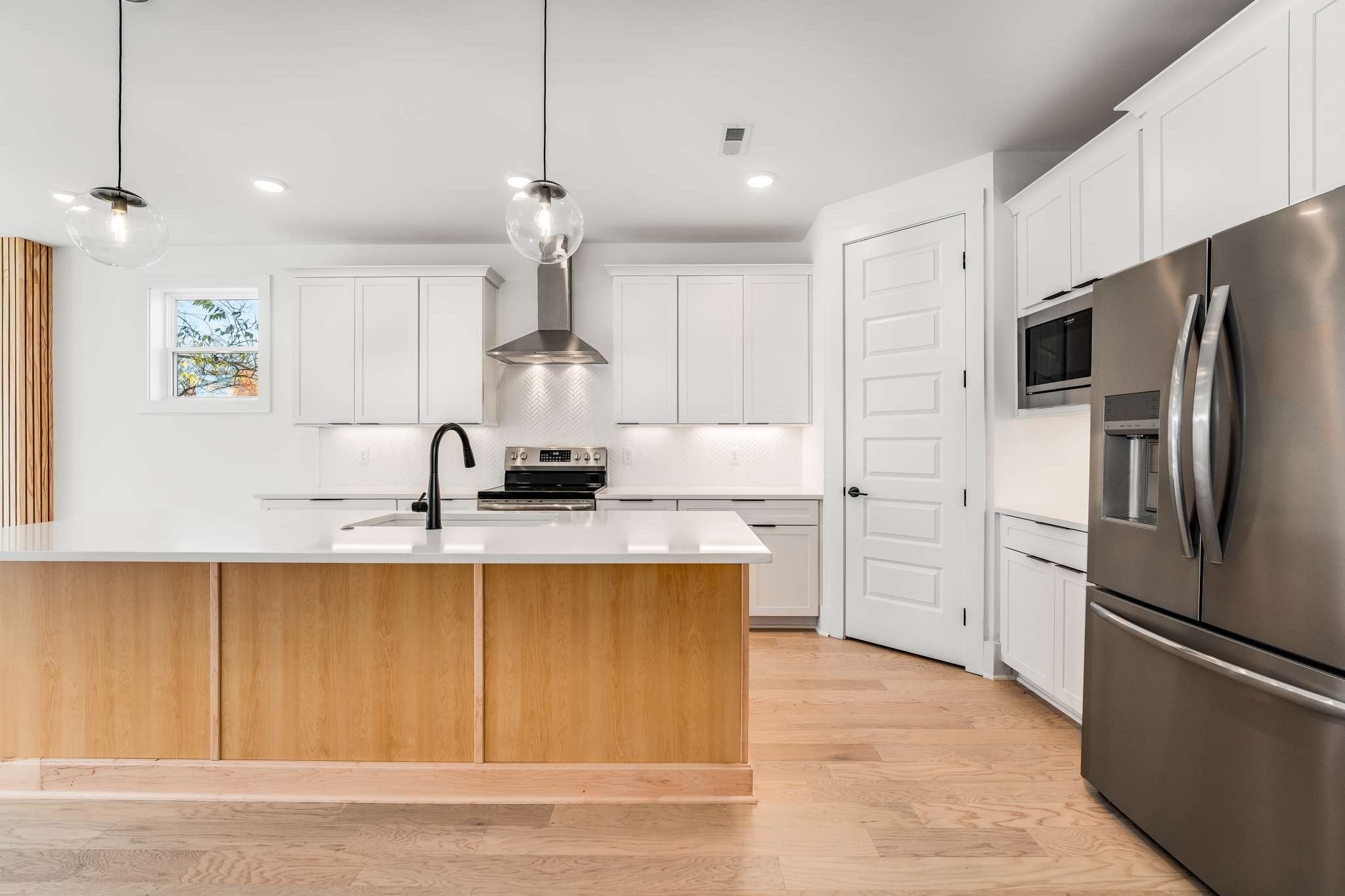 2412 18th Ave N Unit: A