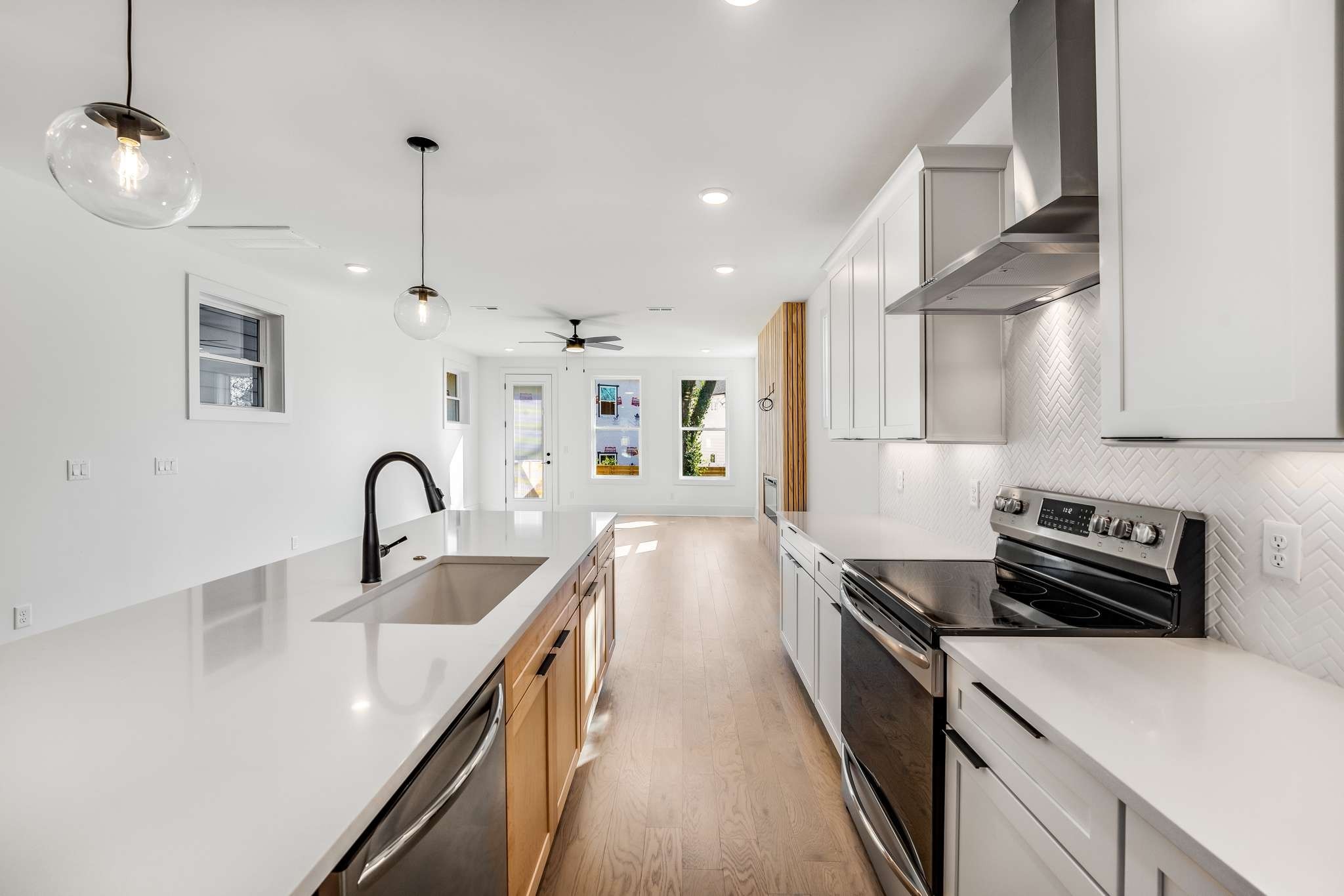 2412 18th Ave N Unit: A