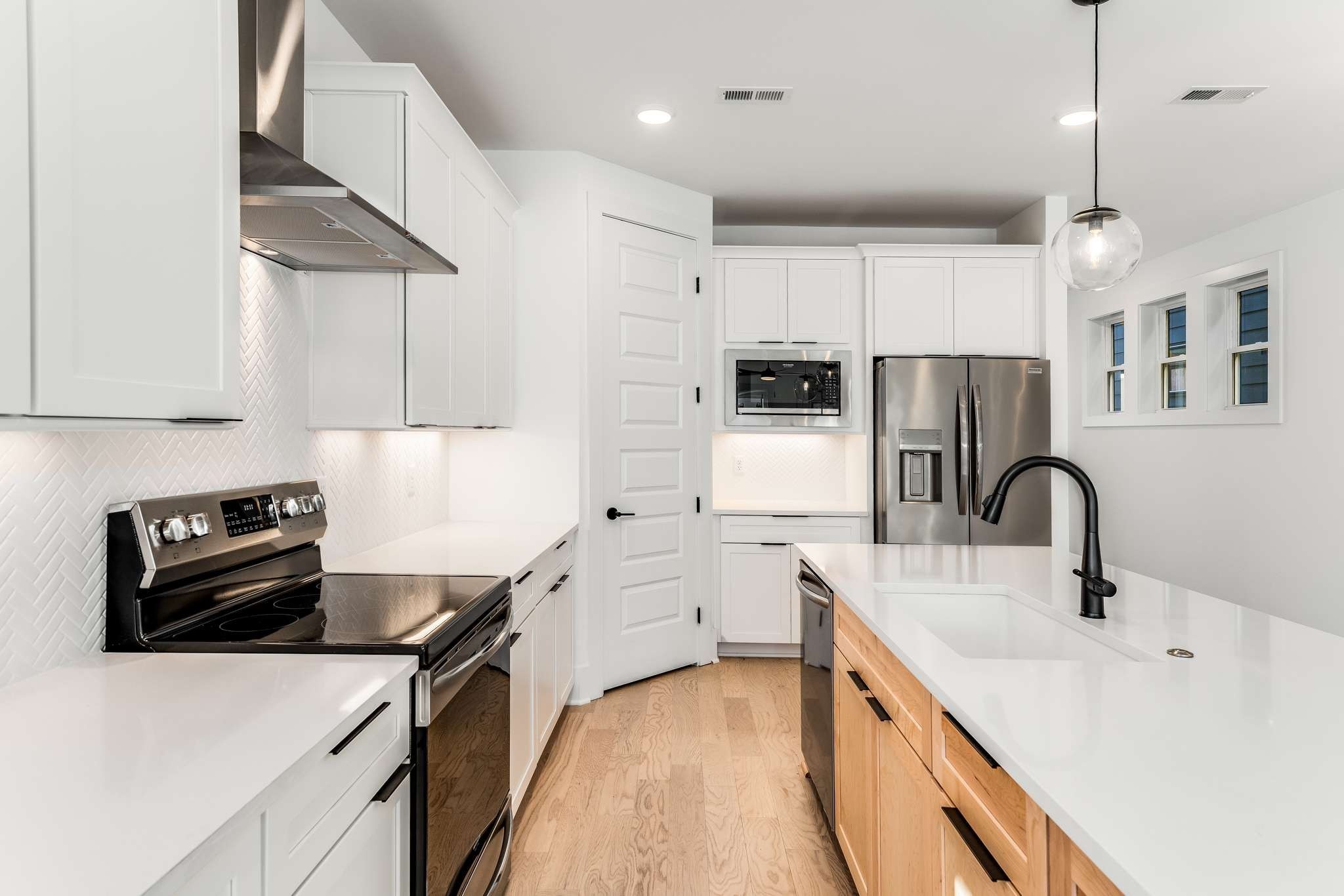 2412 18th Ave N Unit: A