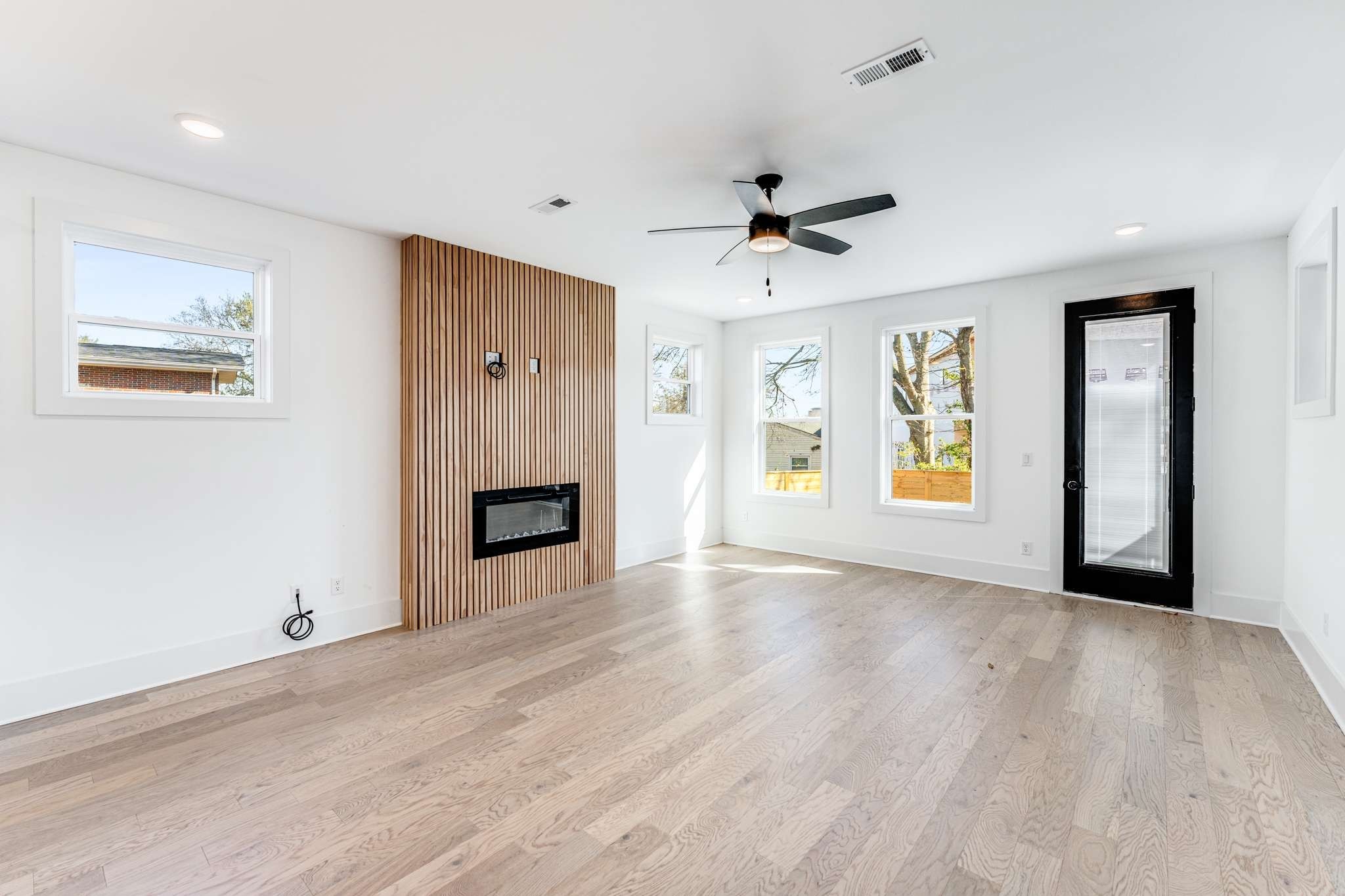 2412 18th Ave N Unit: B