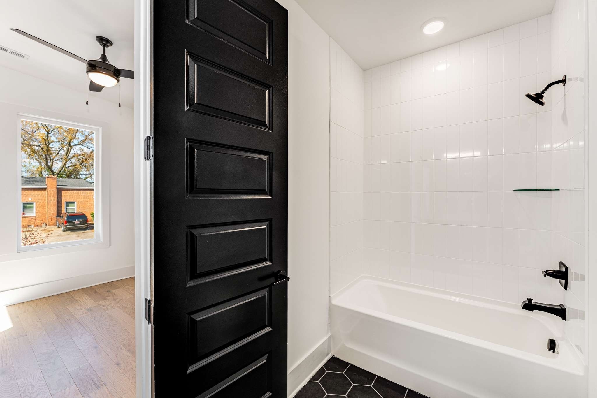 2412 18th Ave N Unit: B