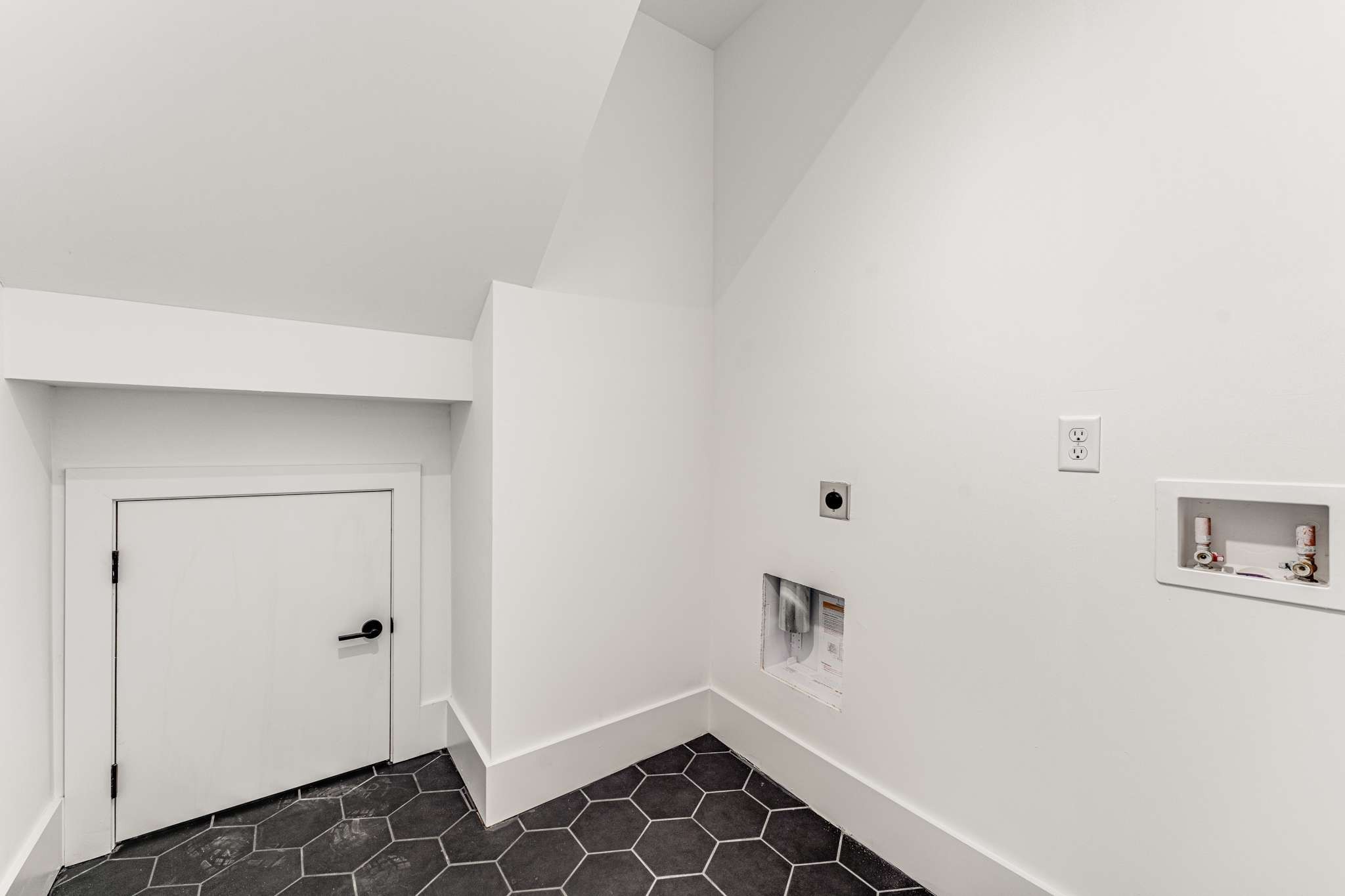 2412 18th Ave N Unit: B