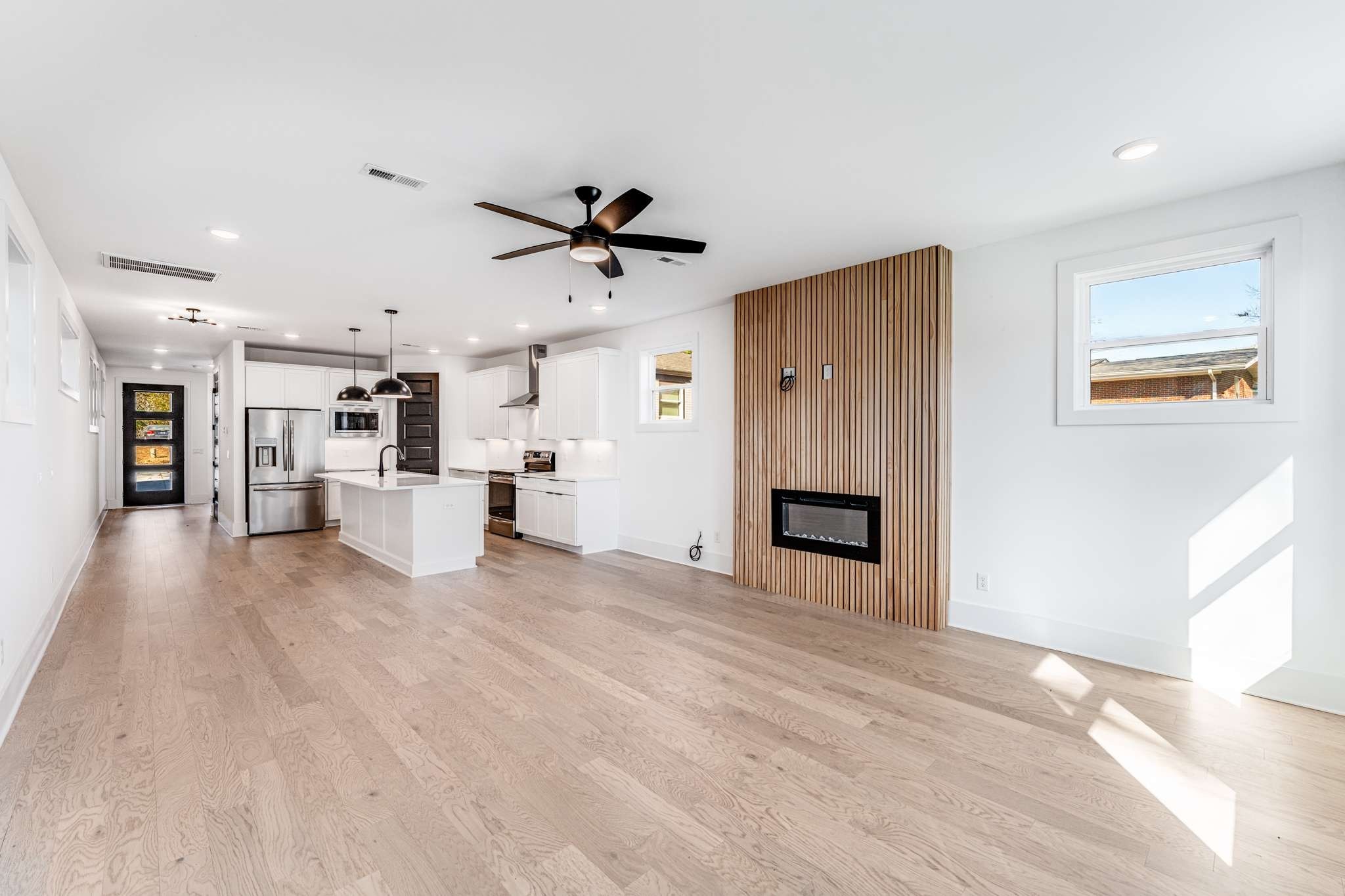 2412 18th Ave N Unit: B