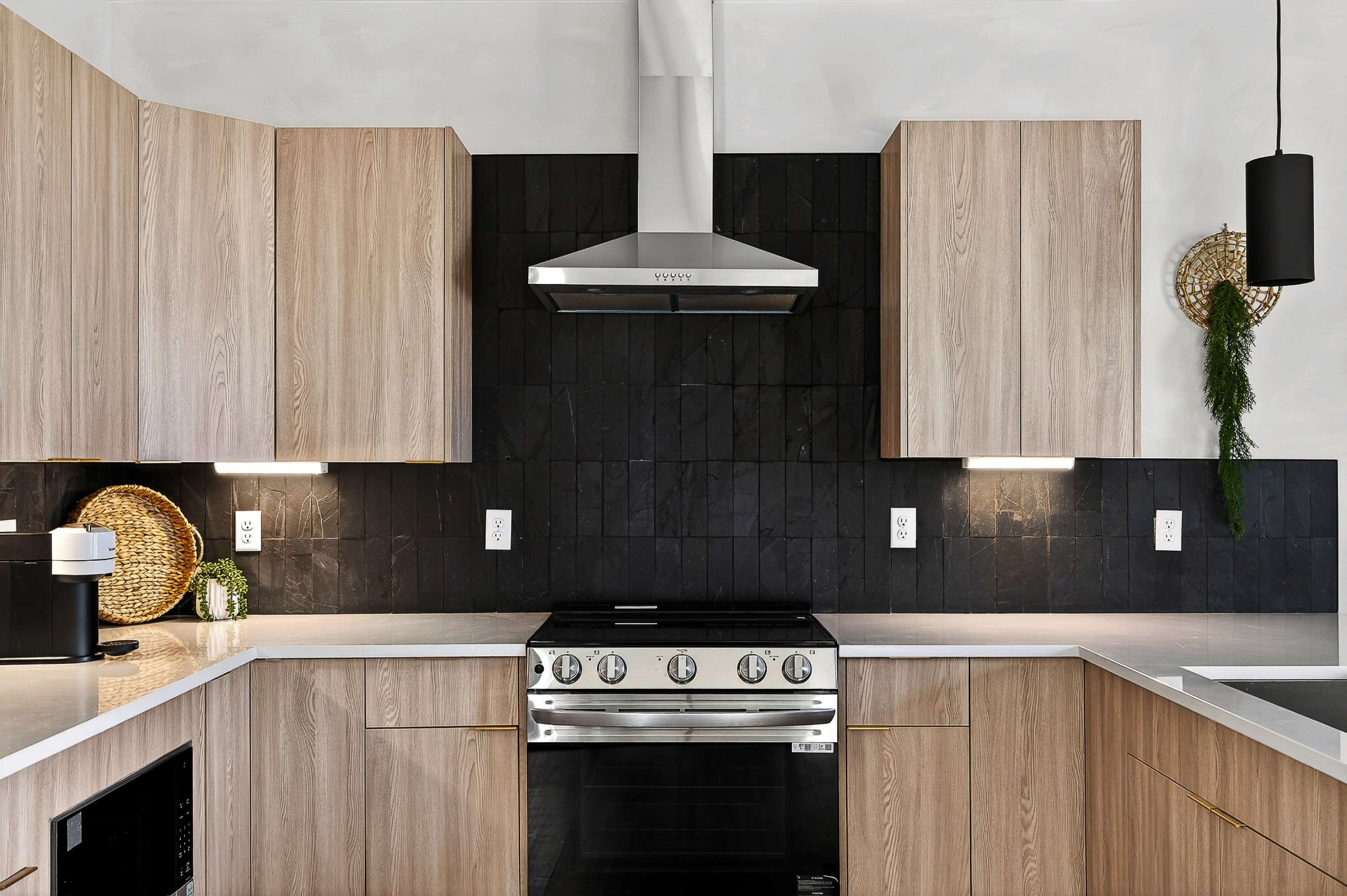 314 E Trinity Ln Unit: 4