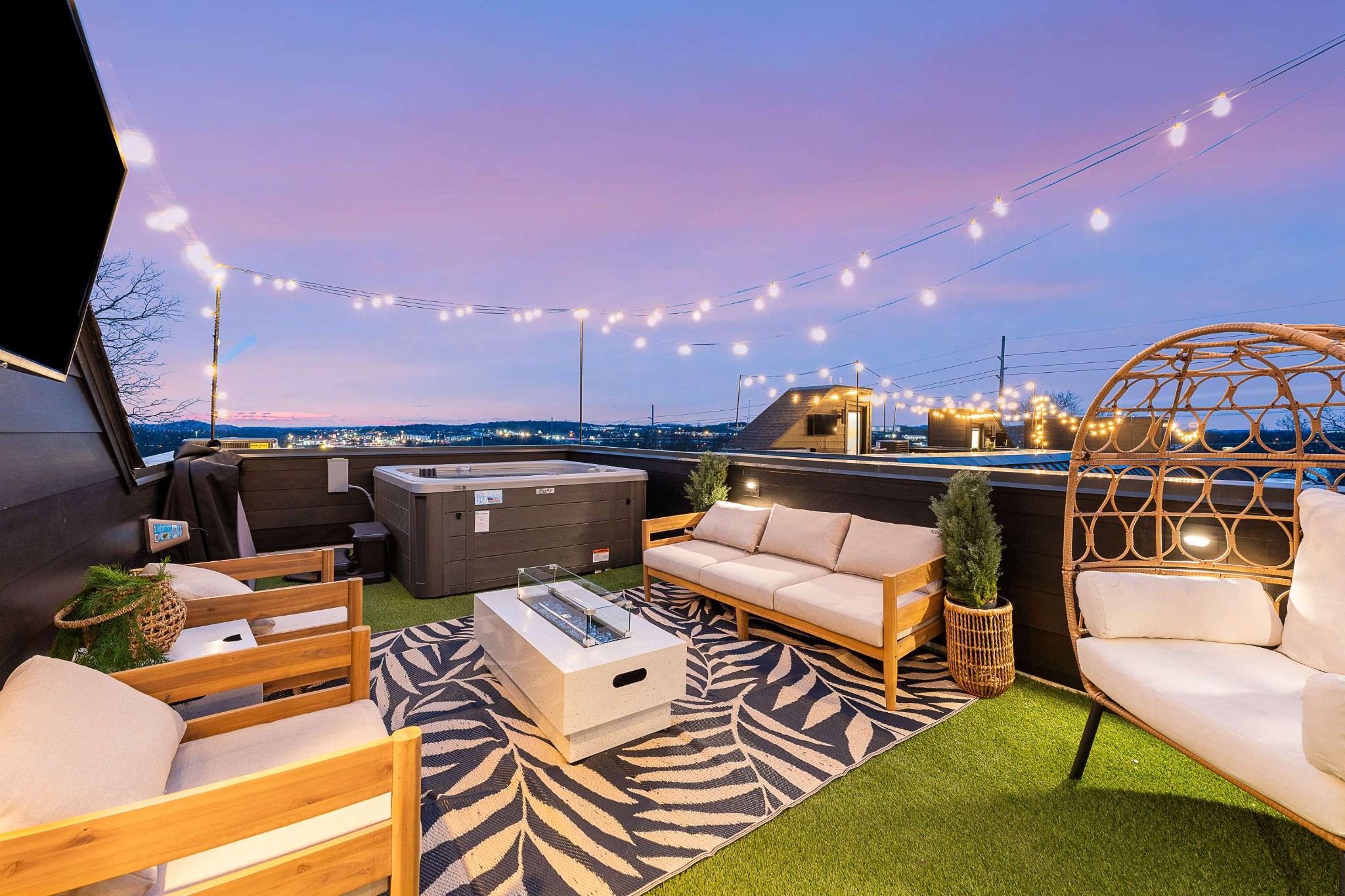 314 E Trinity Ln Unit: 4