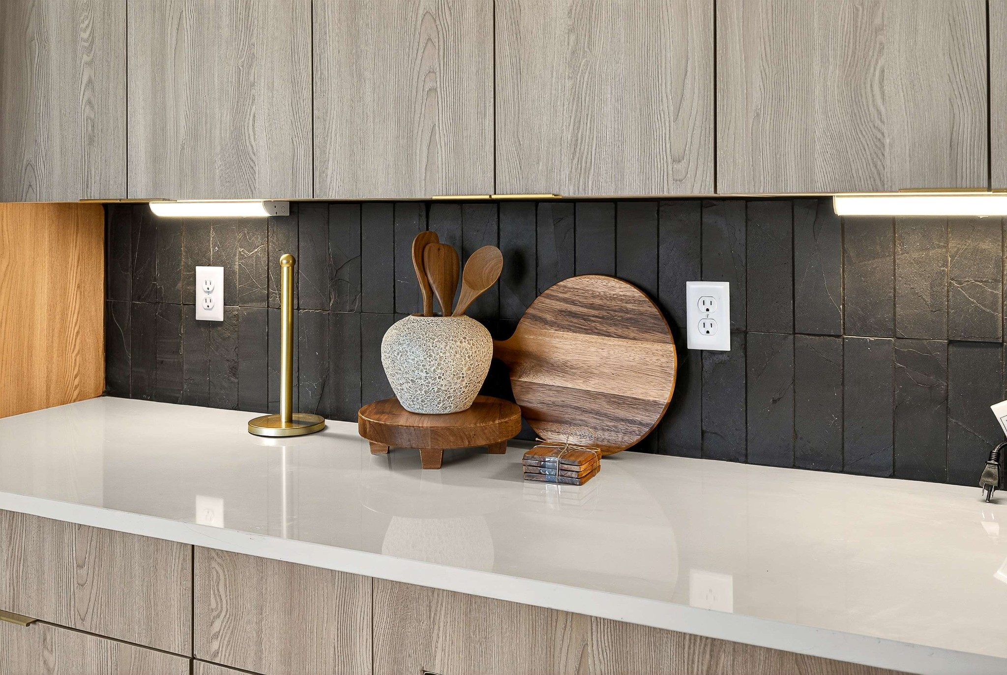 314 E Trinity Ln Unit: 4