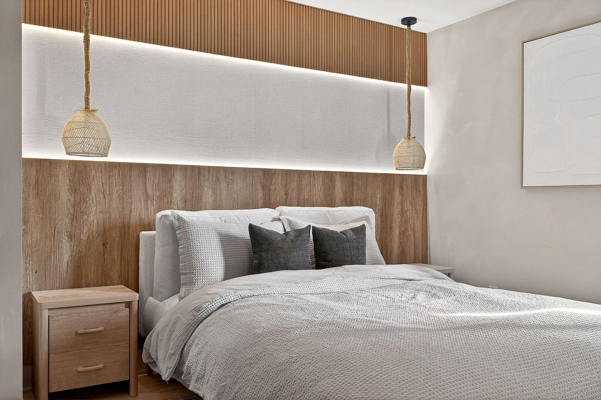 314 E Trinity Ln Unit: 4