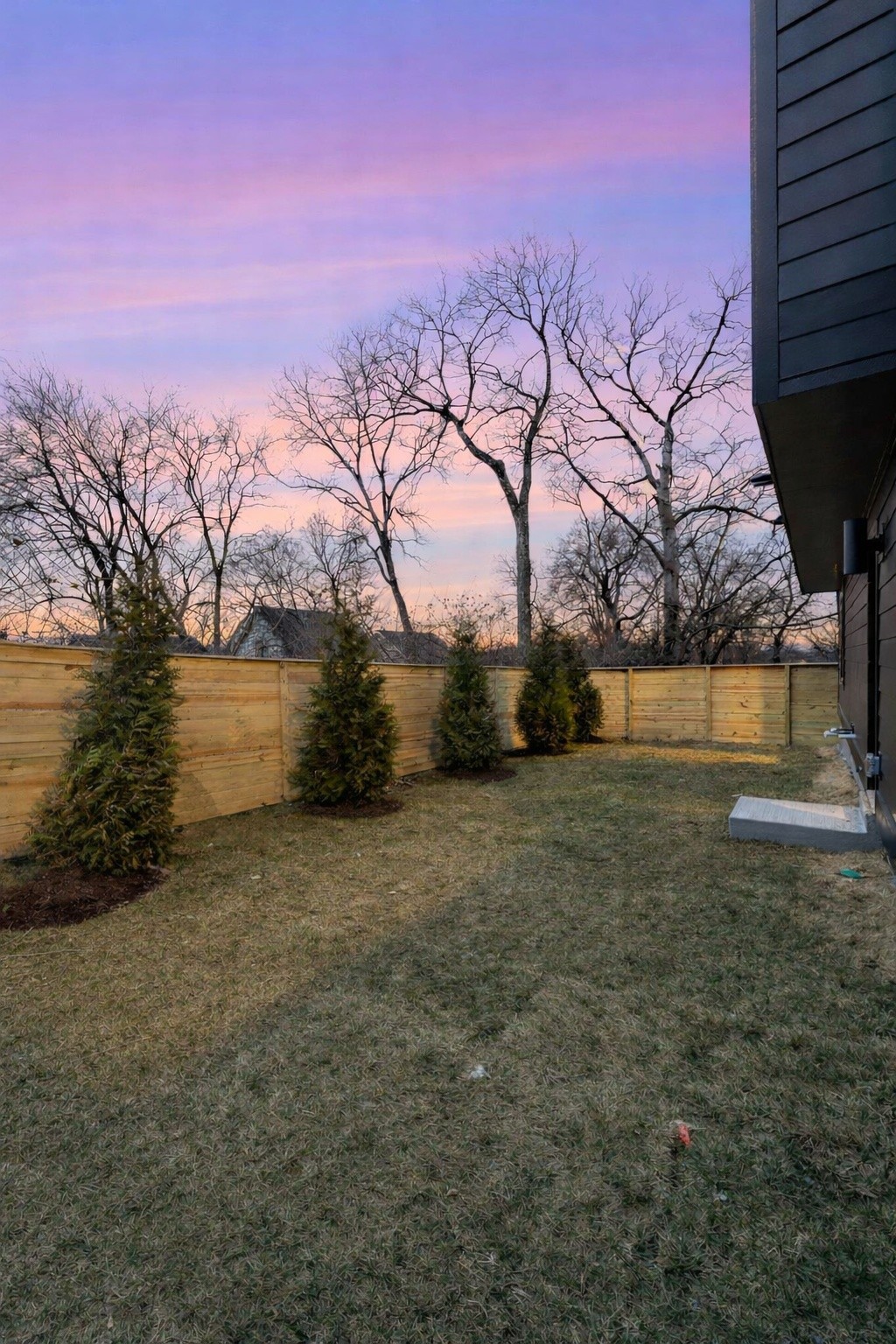 314 E Trinity Ln Unit: 4