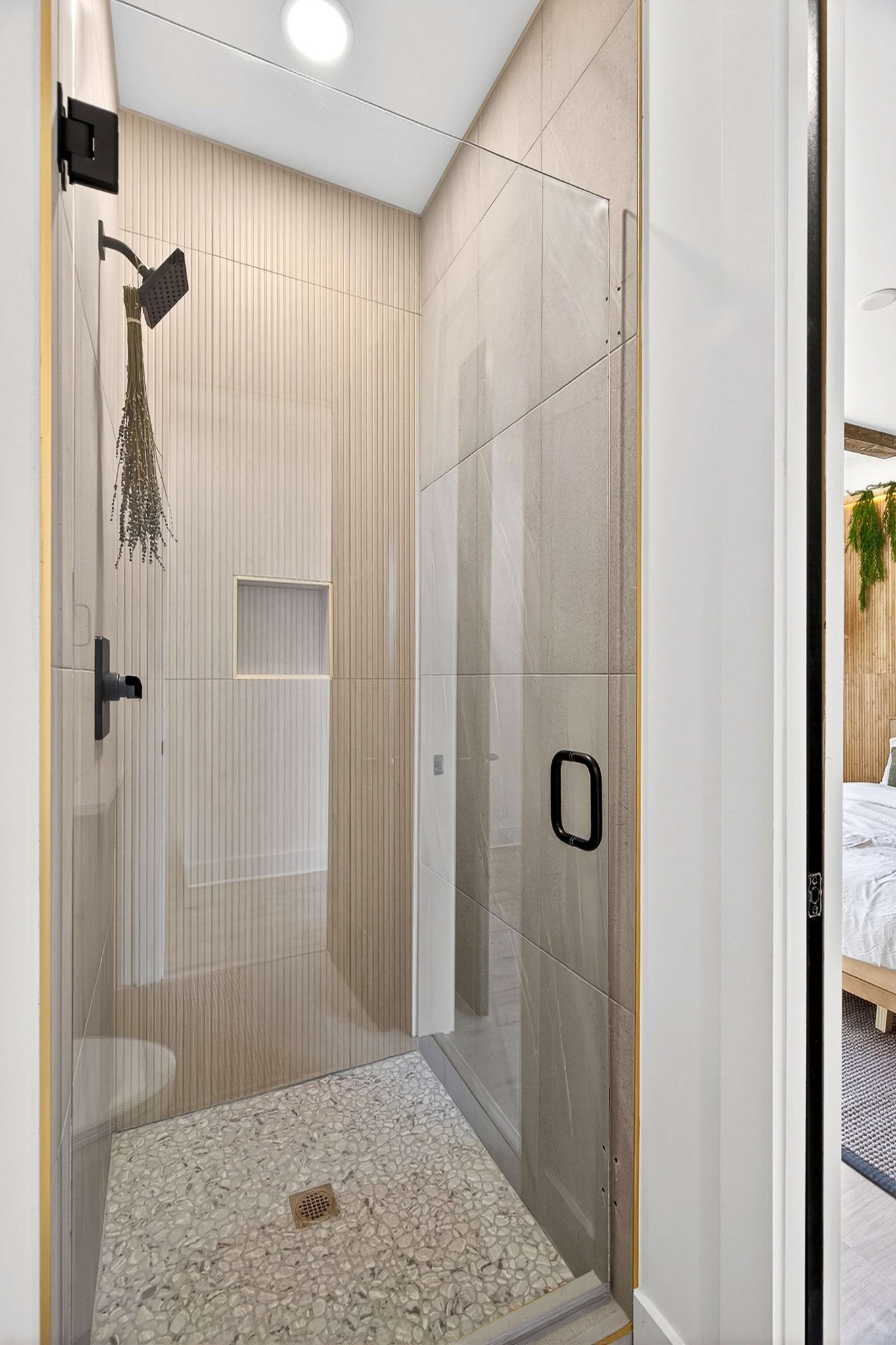 314 E Trinity Ln Unit: 1