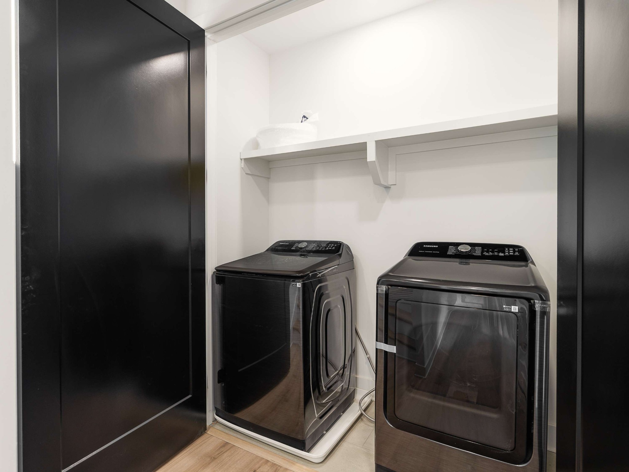 314 E Trinity Ln Unit: 1