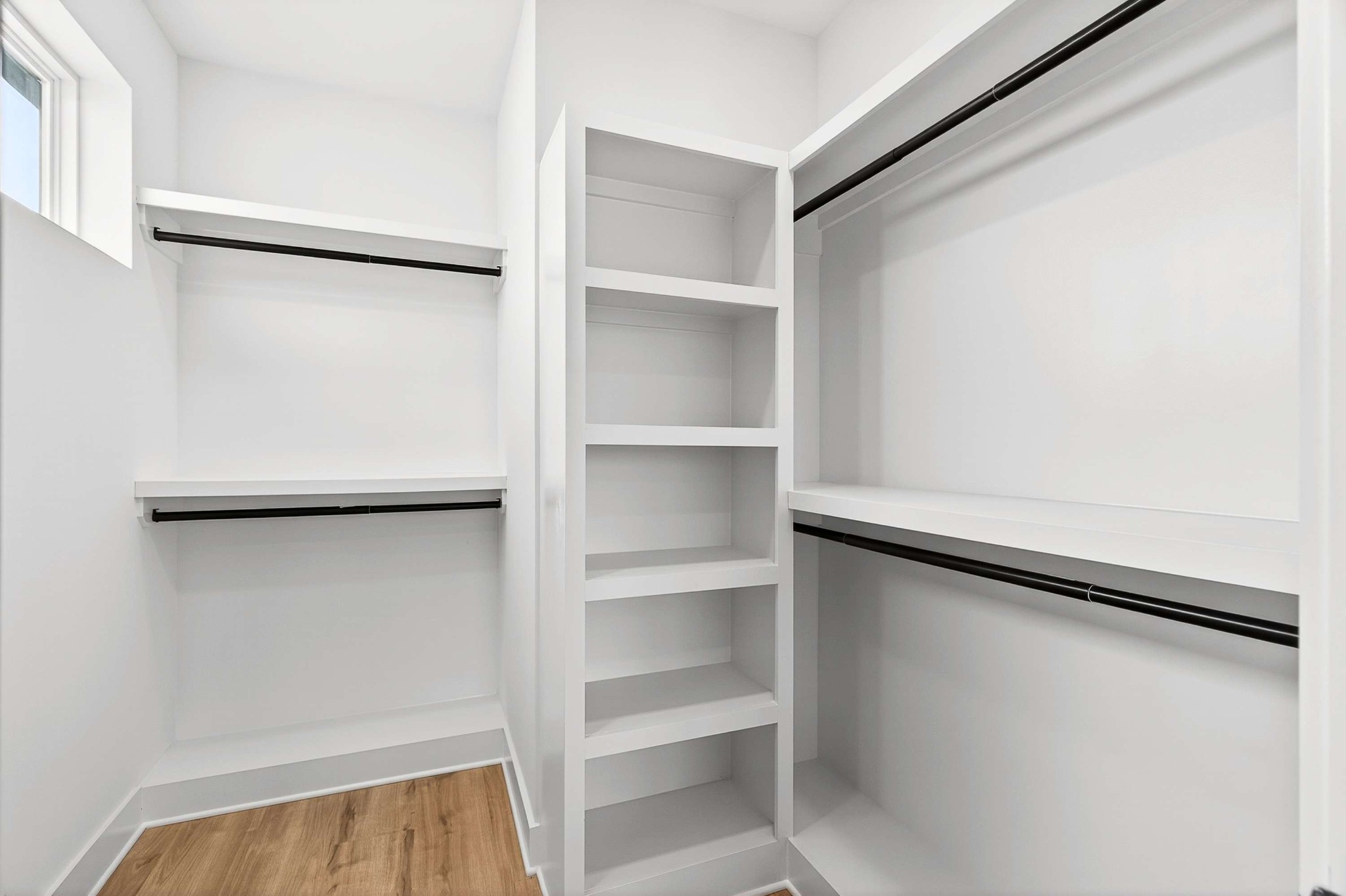 314 E Trinity Ln Unit: 1