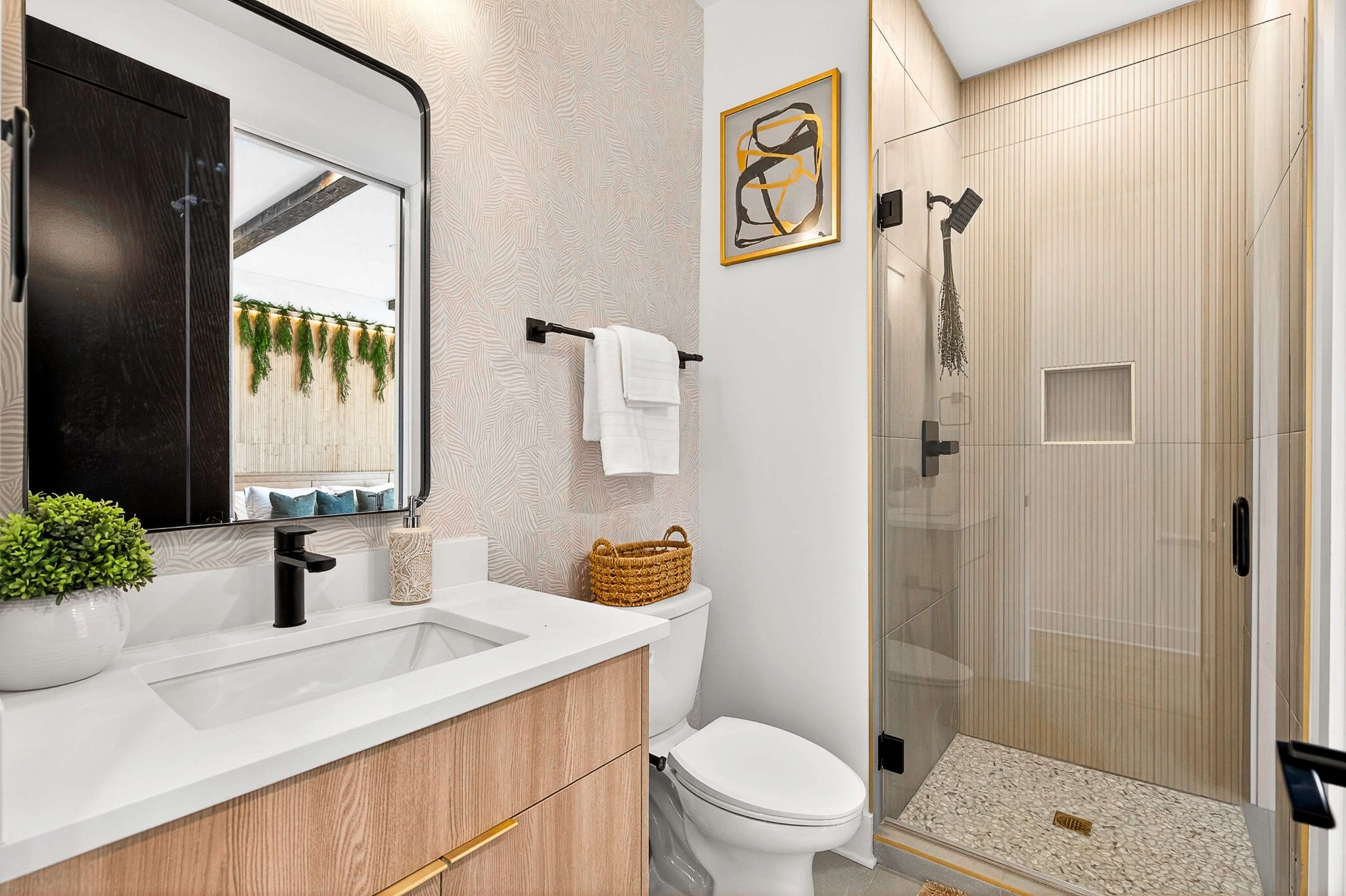 314 E Trinity Ln Unit: 1