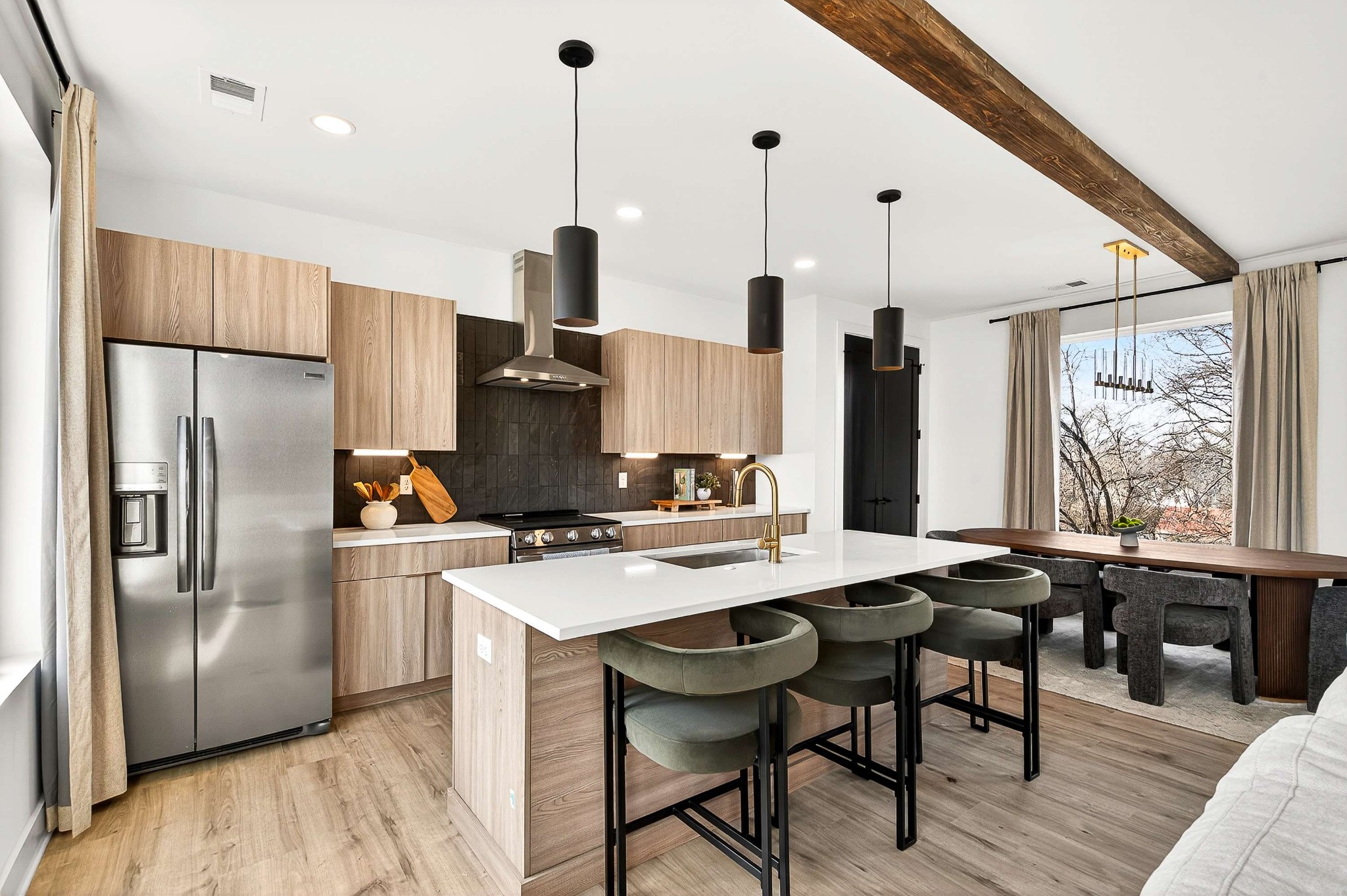 314 E Trinity Ln Unit: 2