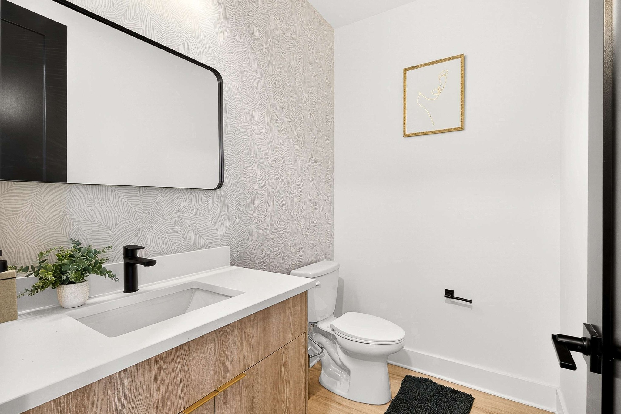 314 E Trinity Ln Unit: 2