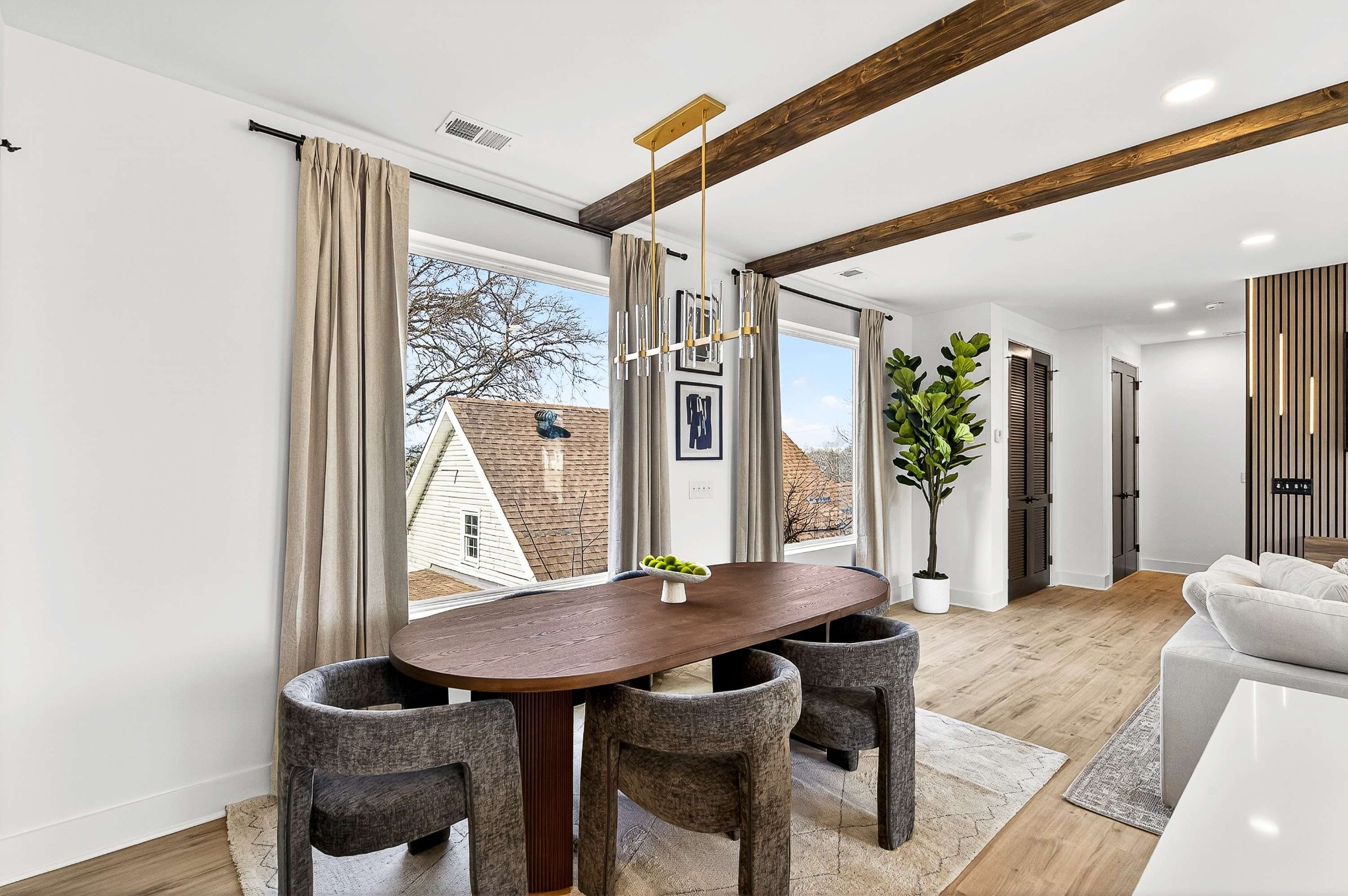 314 E Trinity Ln Unit: 2