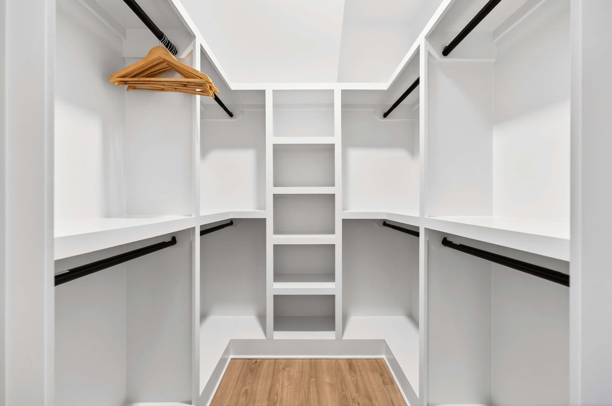 314 E Trinity Ln Unit: 2