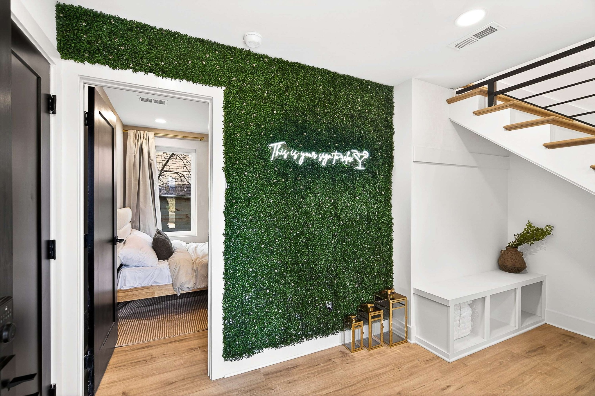 314 E Trinity Ln Unit: 2