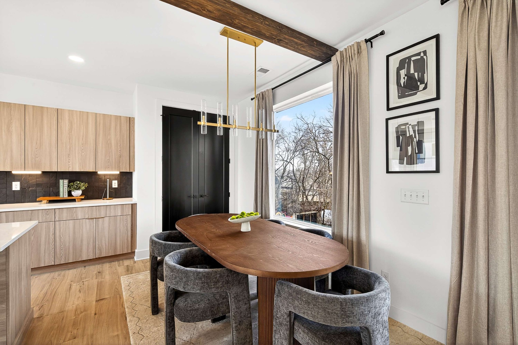 314 E Trinity Ln Unit: 2