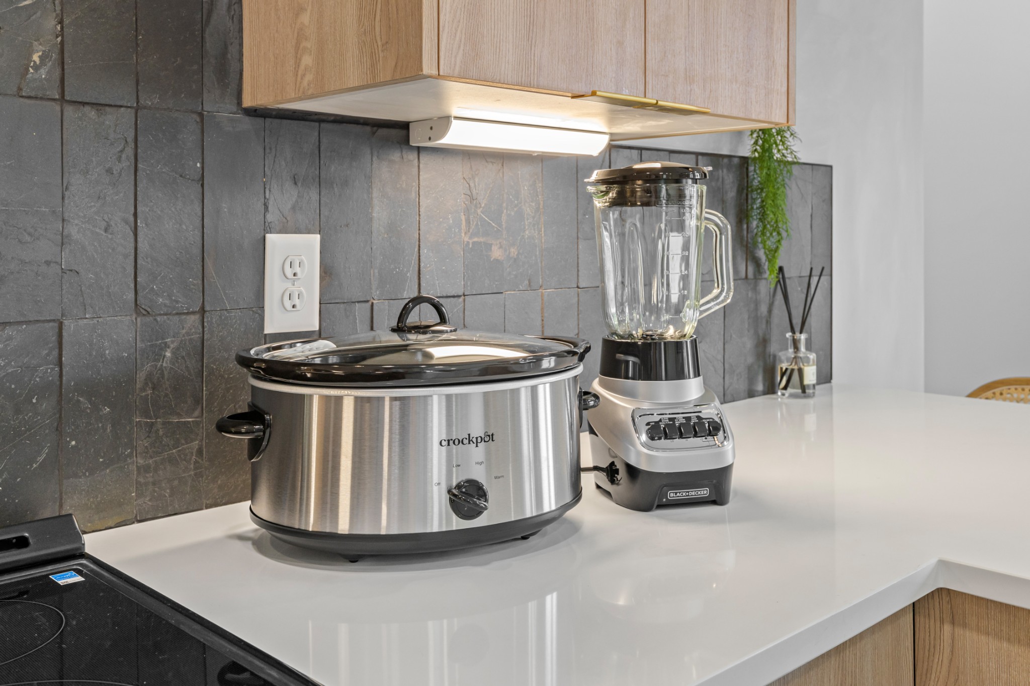 314 E Trinity Ln Unit: 4