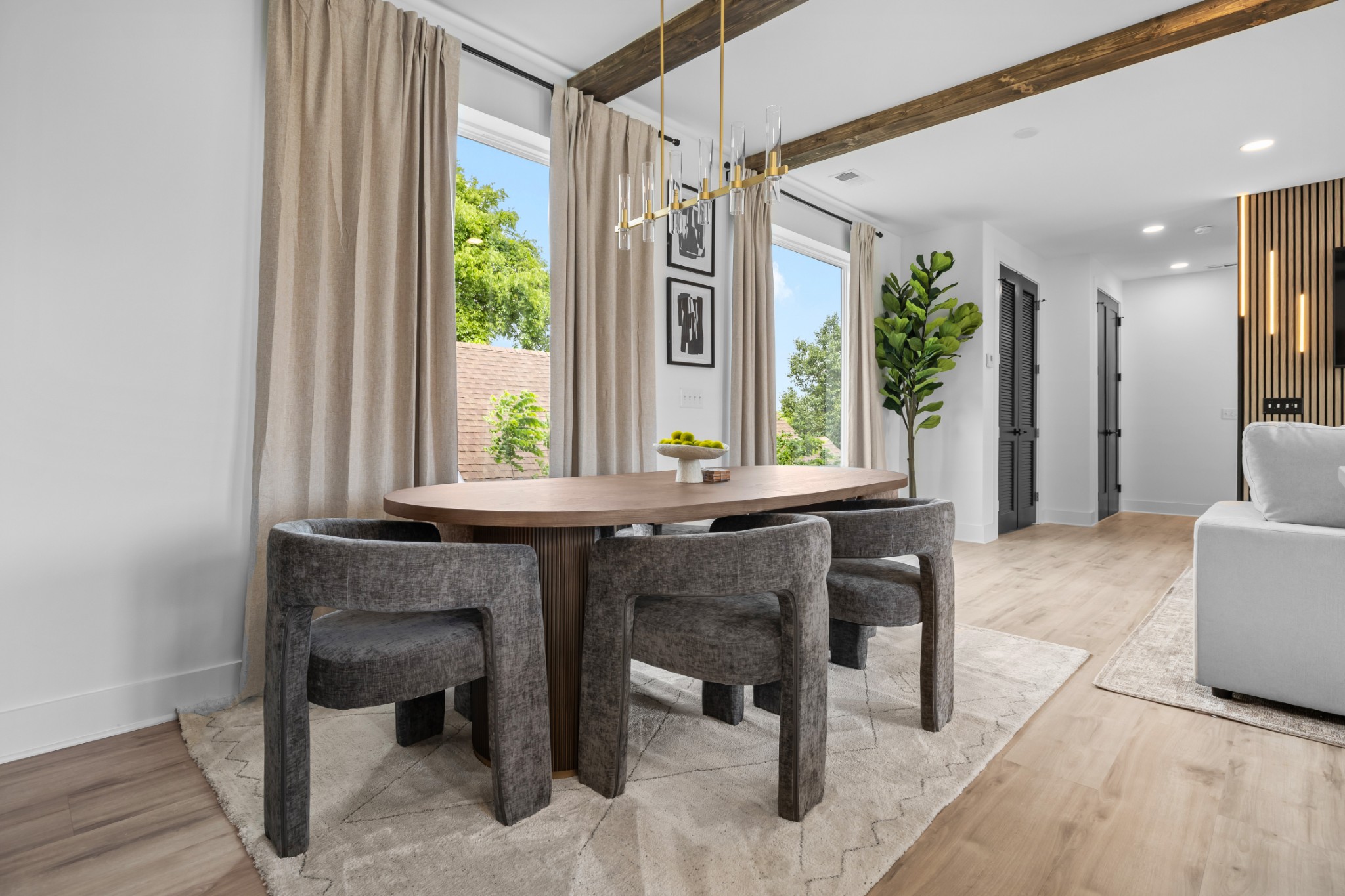 314 E Trinity Ln Unit: 2