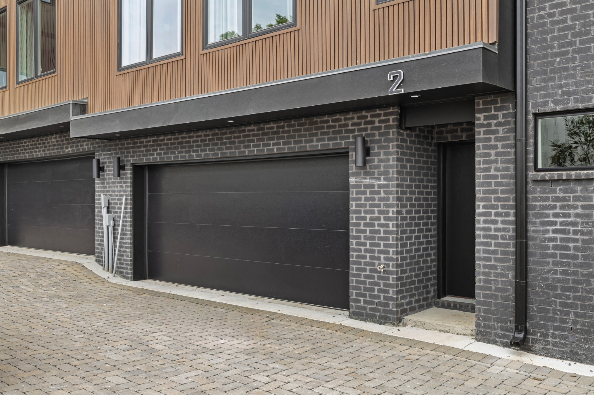 314 E Trinity Ln Unit: 2