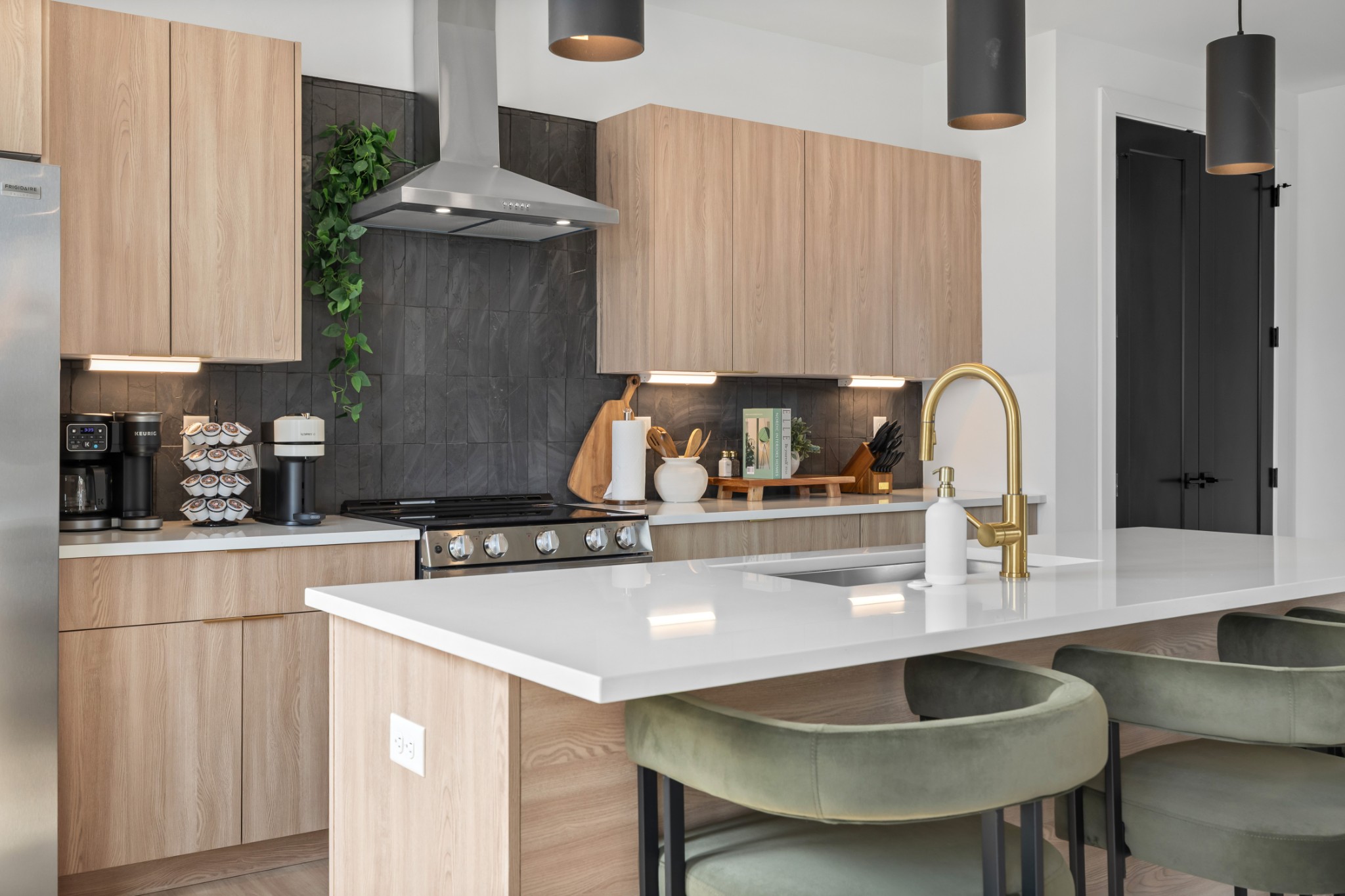 314 E Trinity Ln Unit: 2