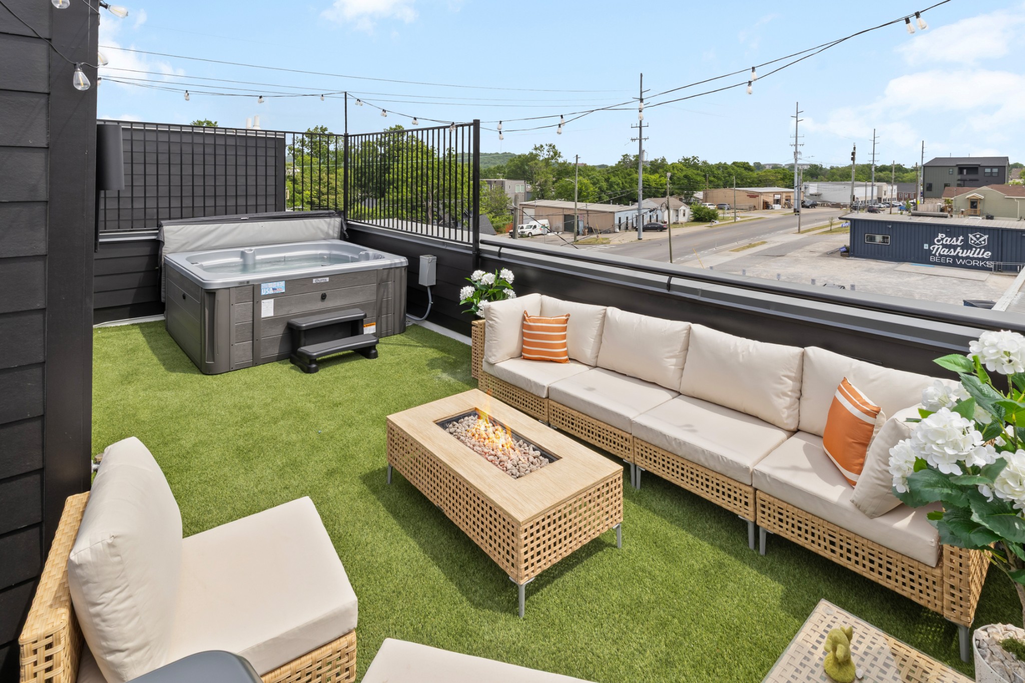 314 E Trinity Ln Unit: 2