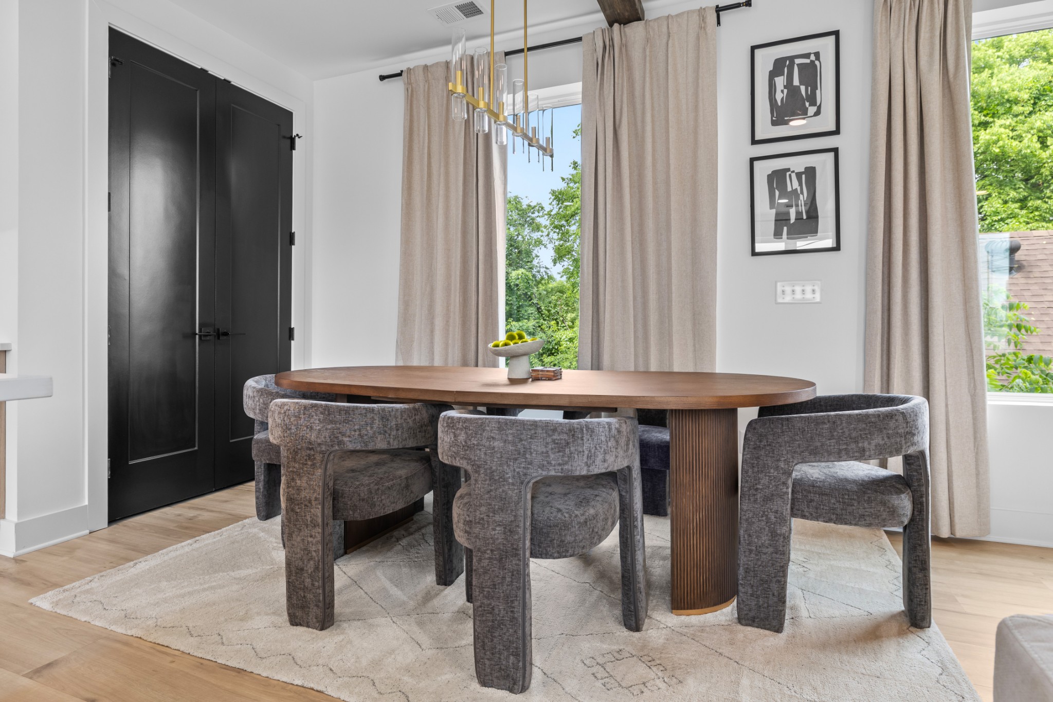 314 E Trinity Ln Unit: 2