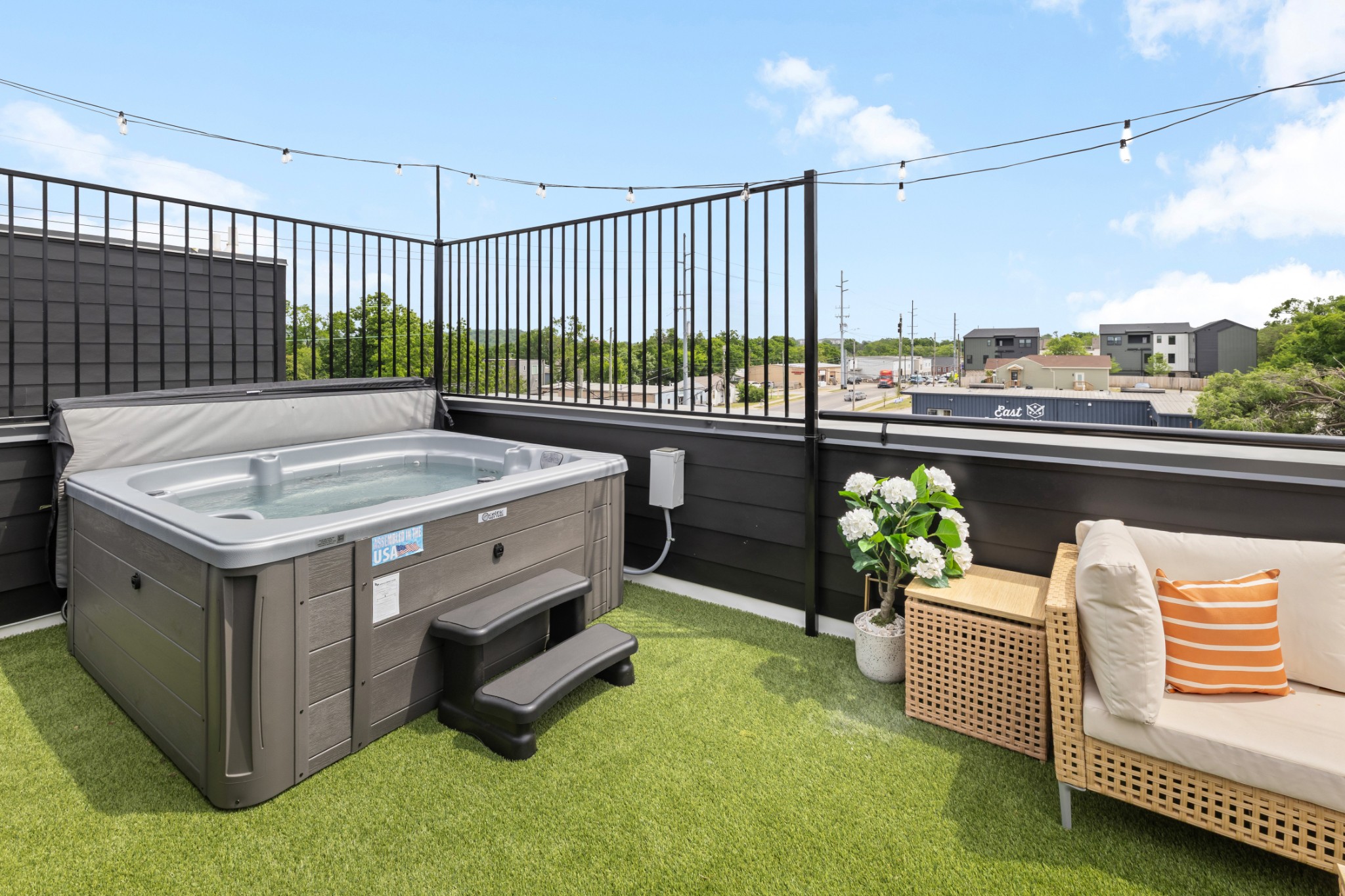 314 E Trinity Ln Unit: 2