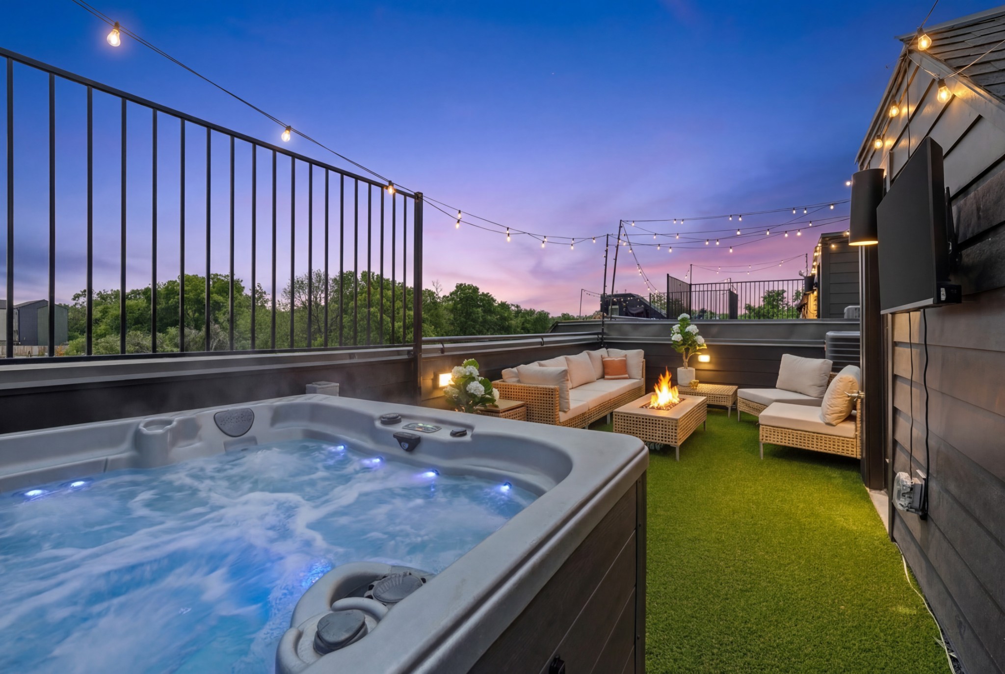 314 E Trinity Ln Unit: 2
