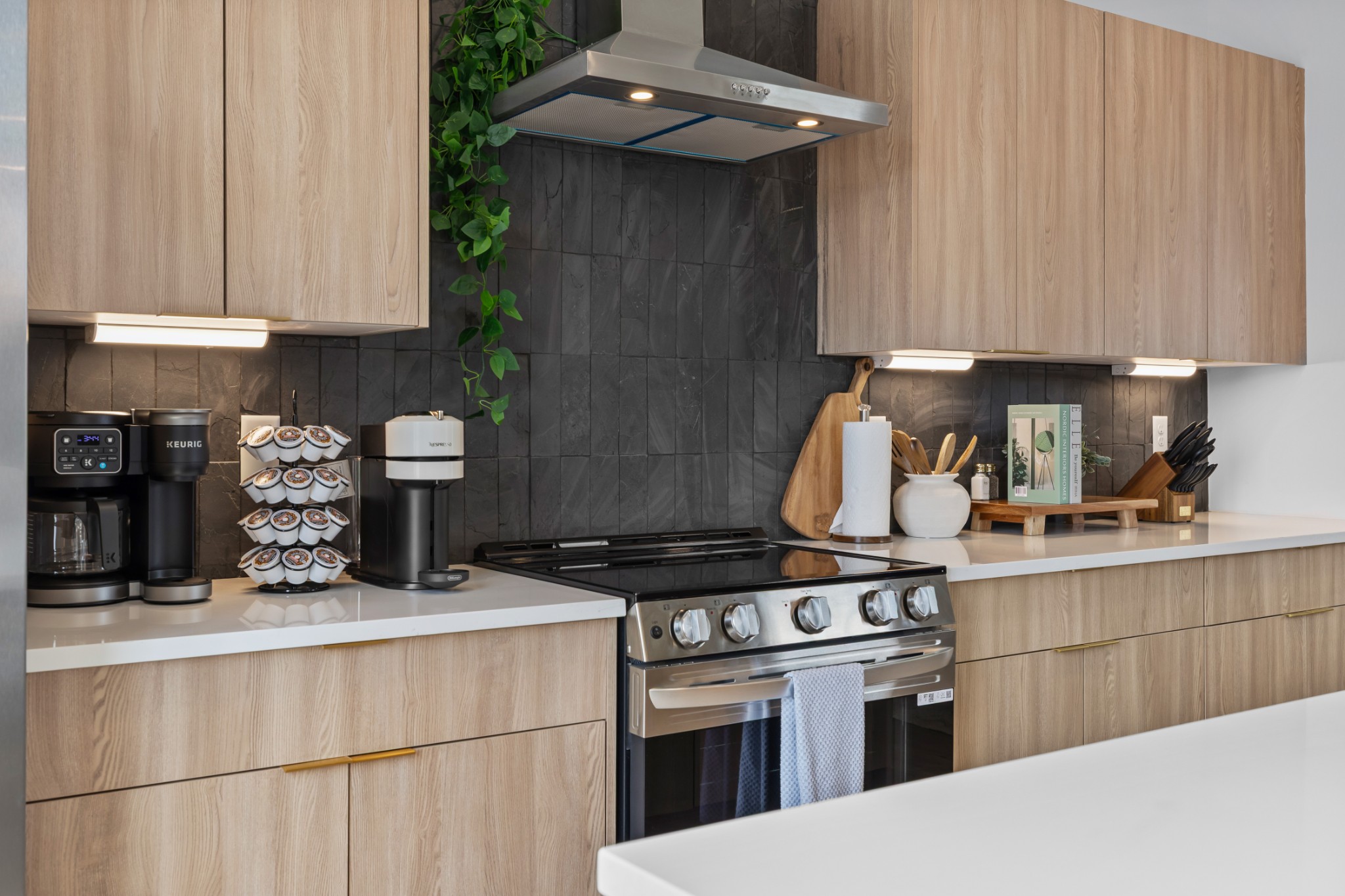 314 E Trinity Ln Unit: 2