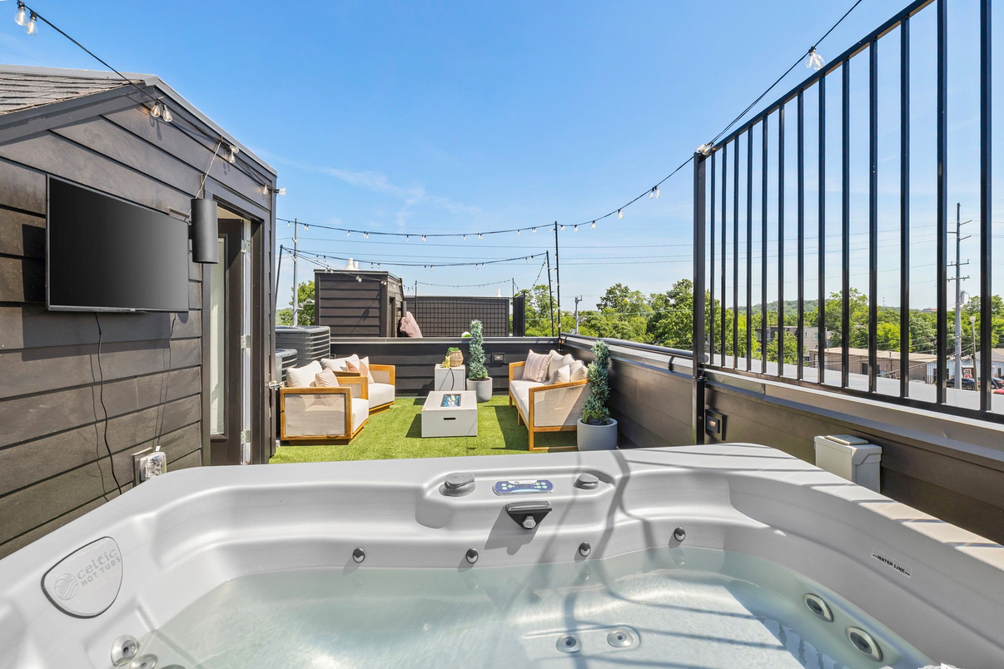 314 E Trinity Ln Unit: 3