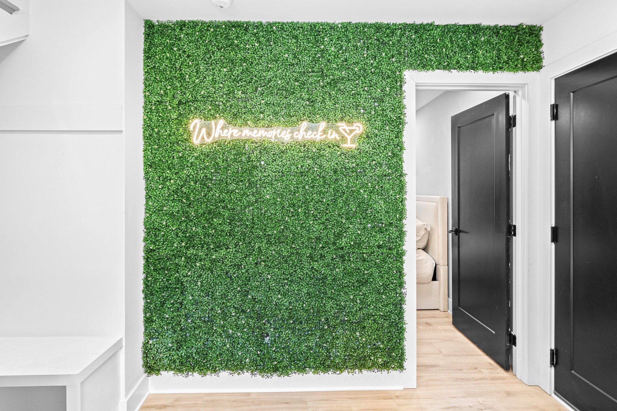 314 E Trinity Ln Unit: 3