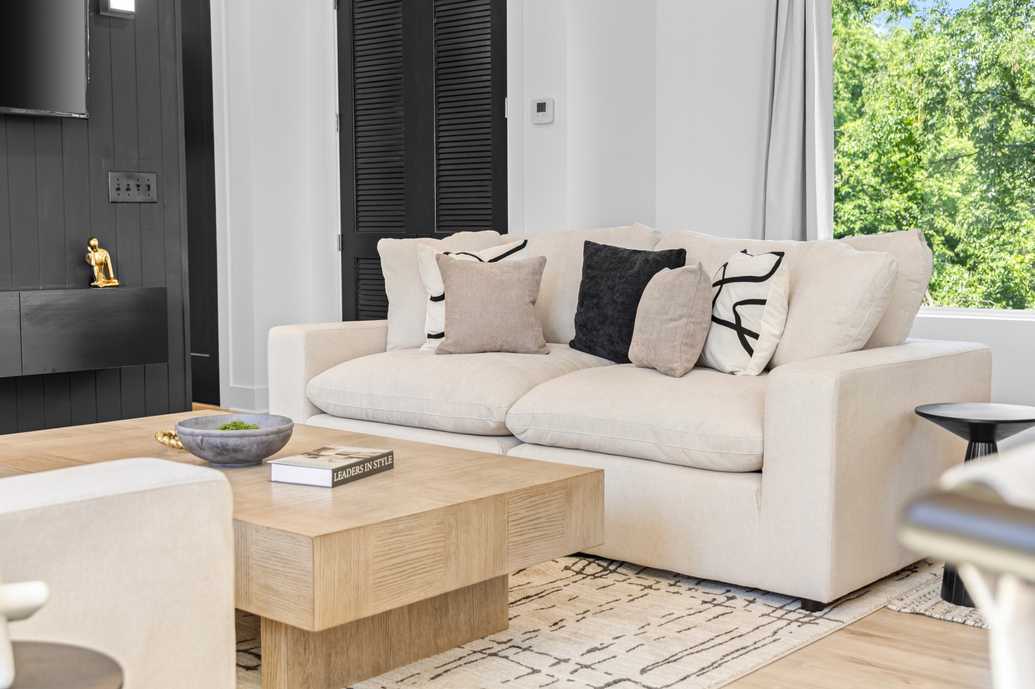314 E Trinity Ln Unit: 3