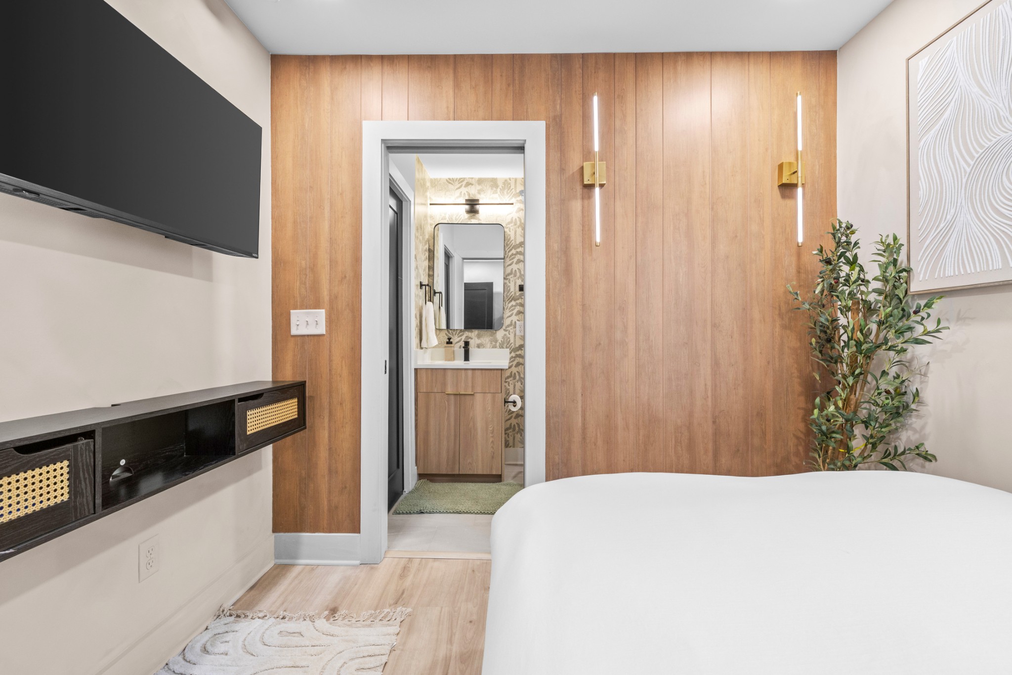 314 E Trinity Ln Unit: 3