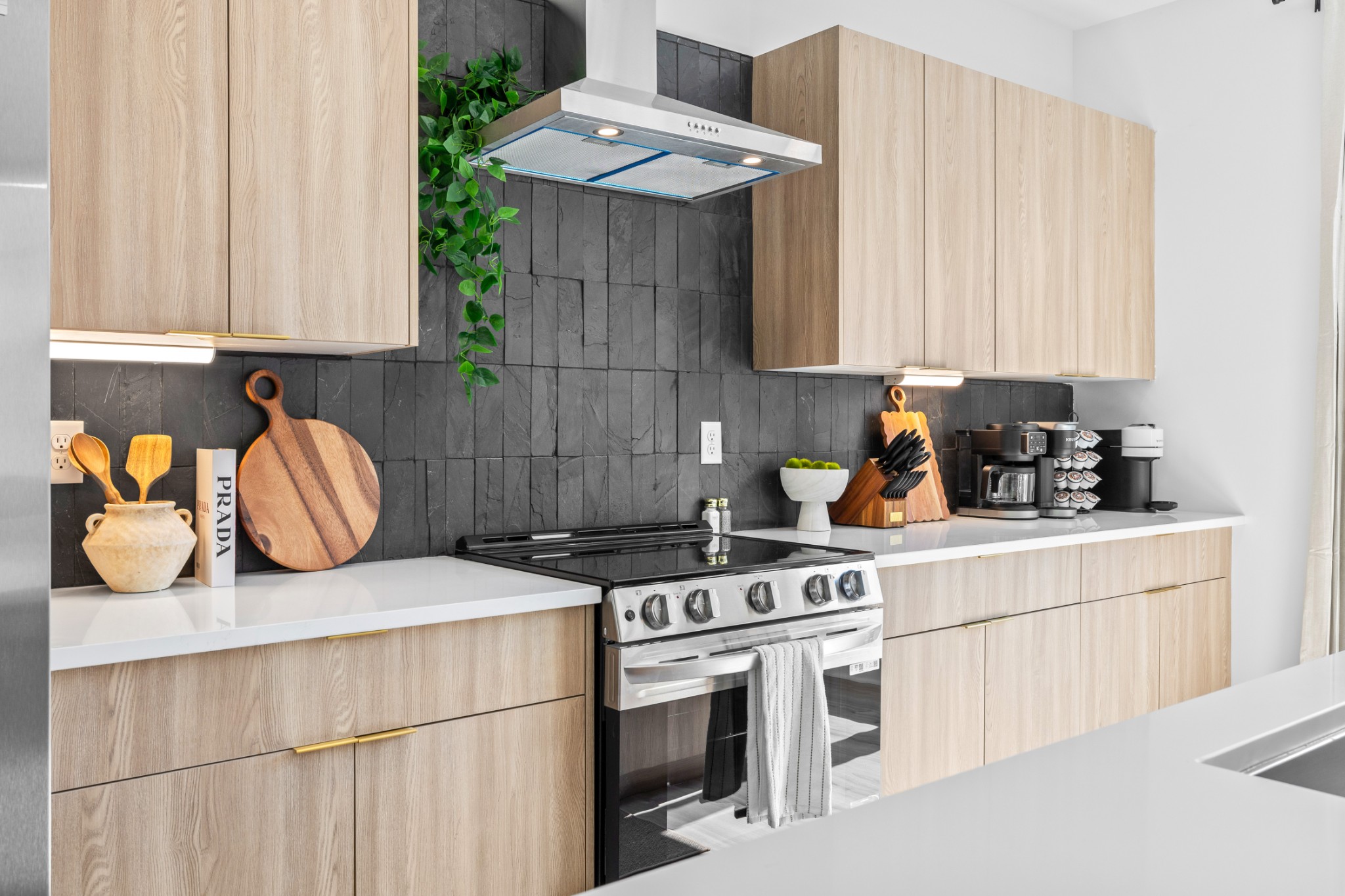 314 E Trinity Ln Unit: 3