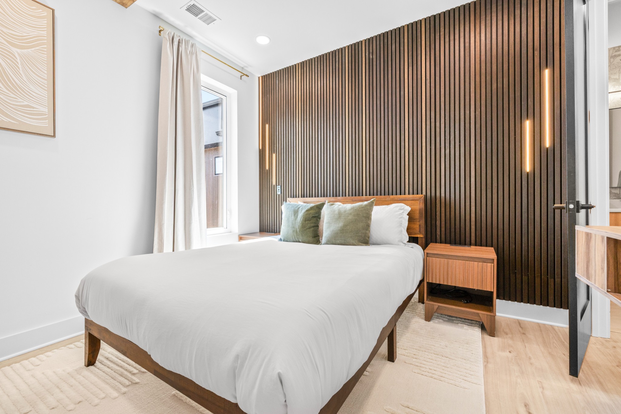 314 E Trinity Ln Unit: 3