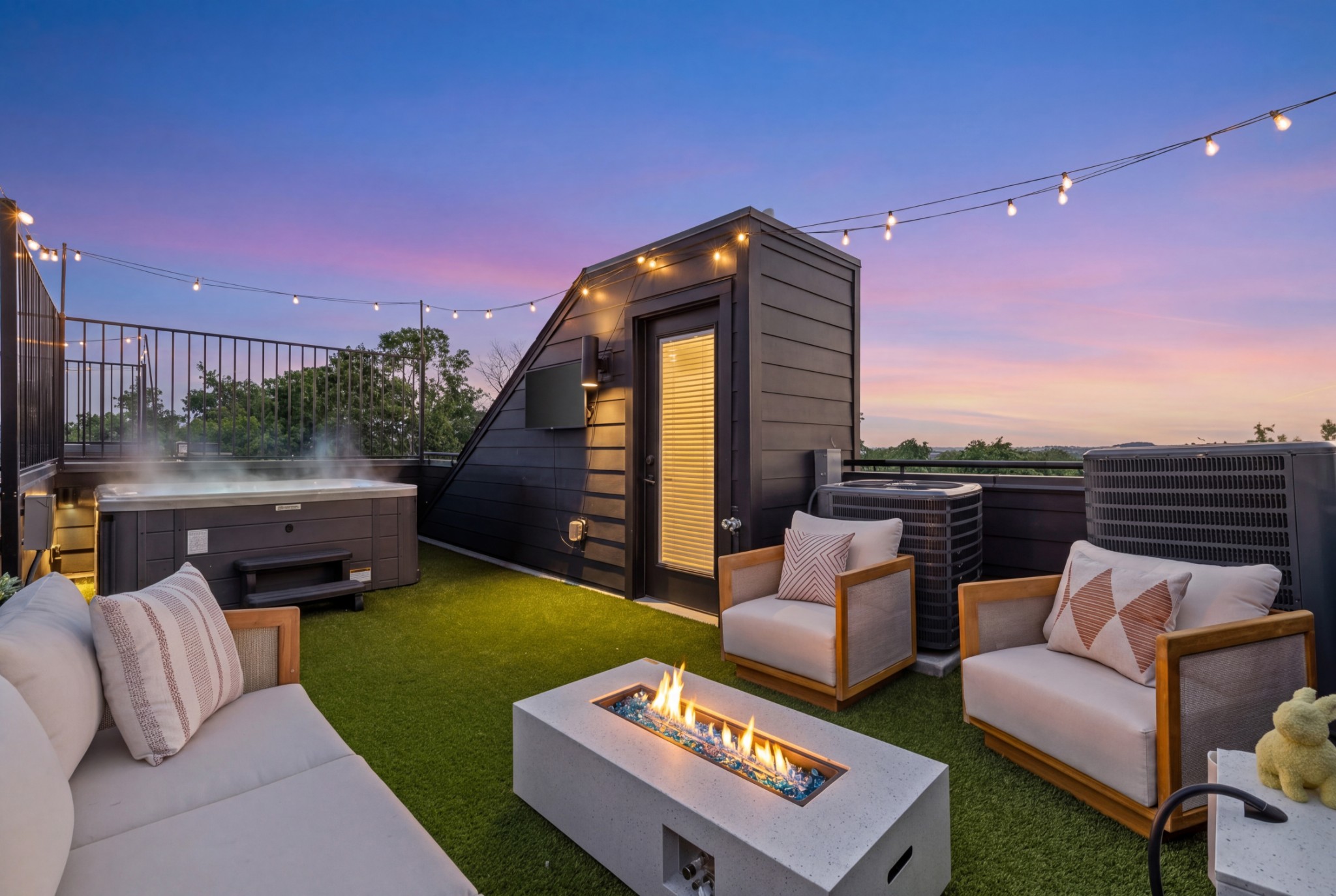 314 E Trinity Ln Unit: 3