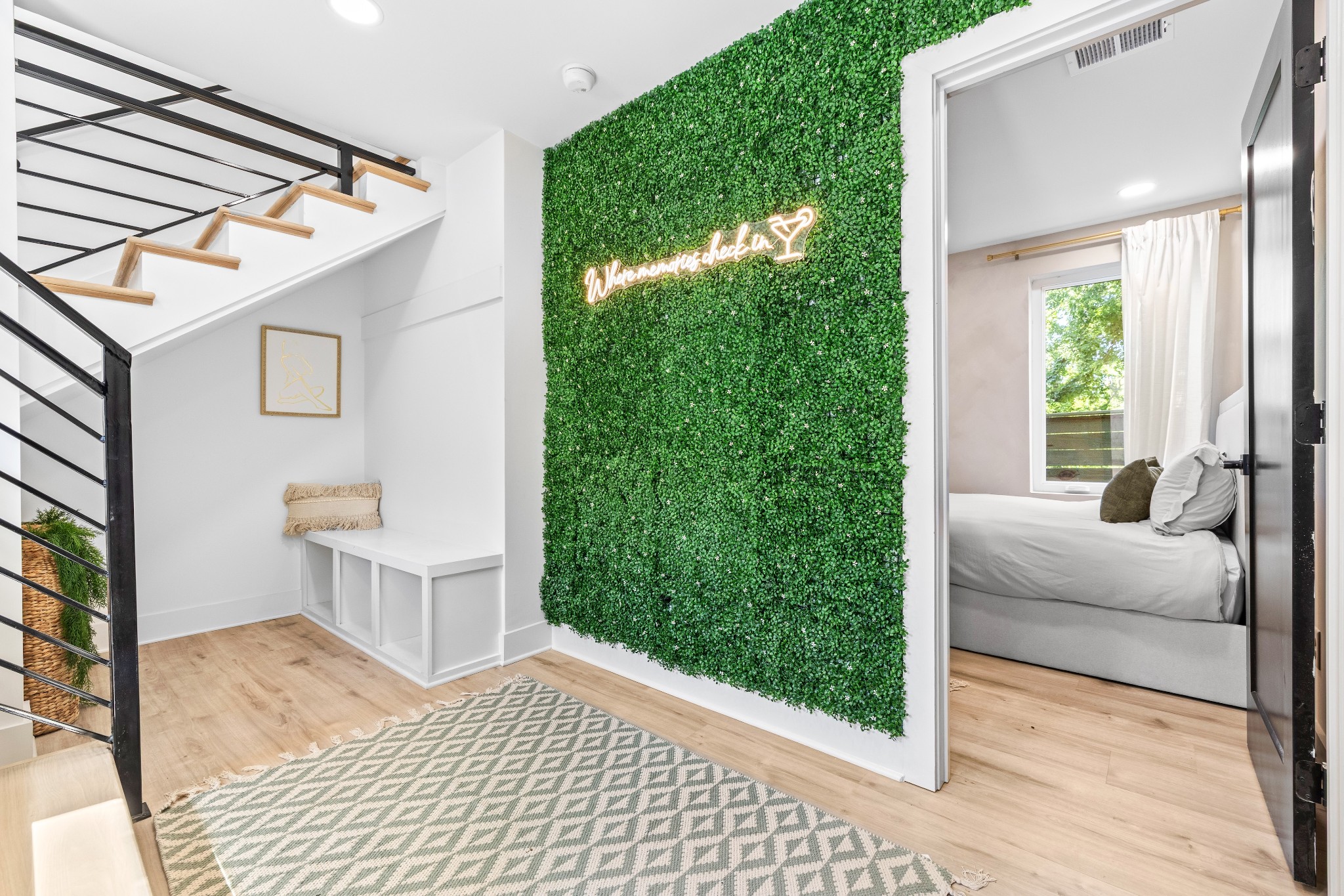 314 E Trinity Ln Unit: 3