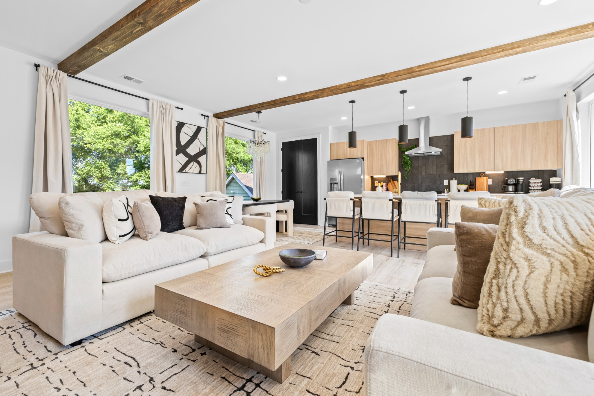 314 E Trinity Ln Unit: 3