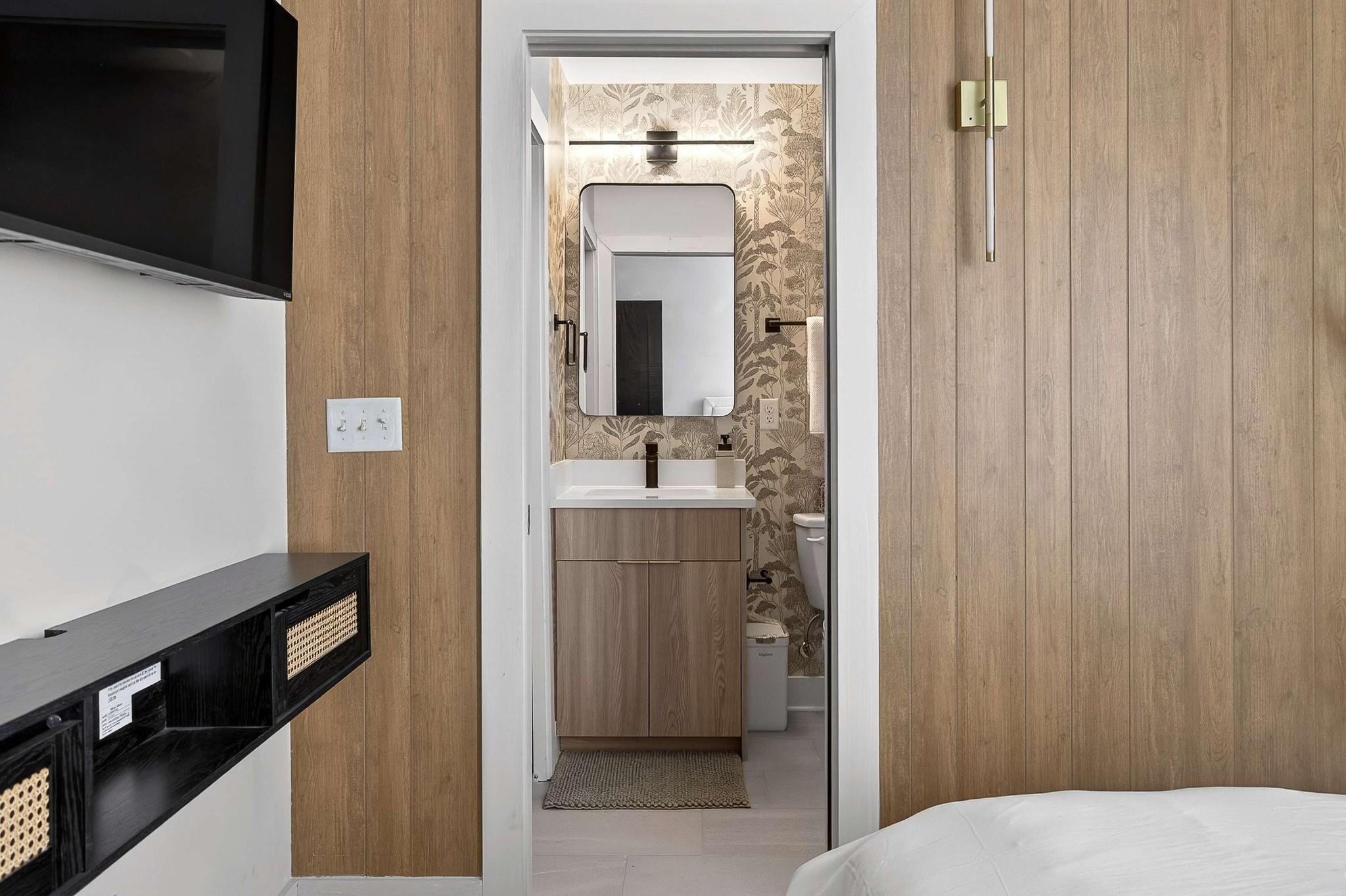 314 E Trinity Ln Unit: 3