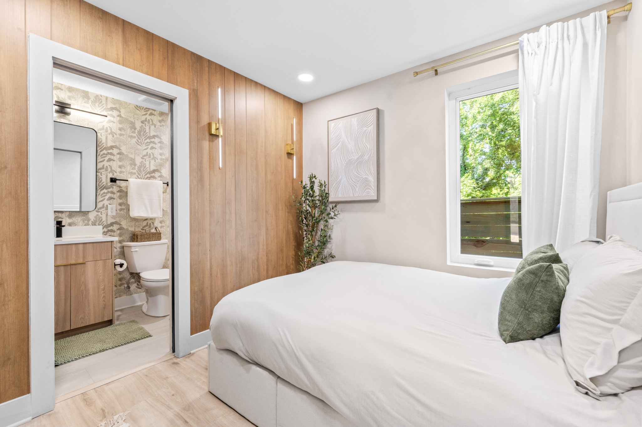 314 E Trinity Ln Unit: 3