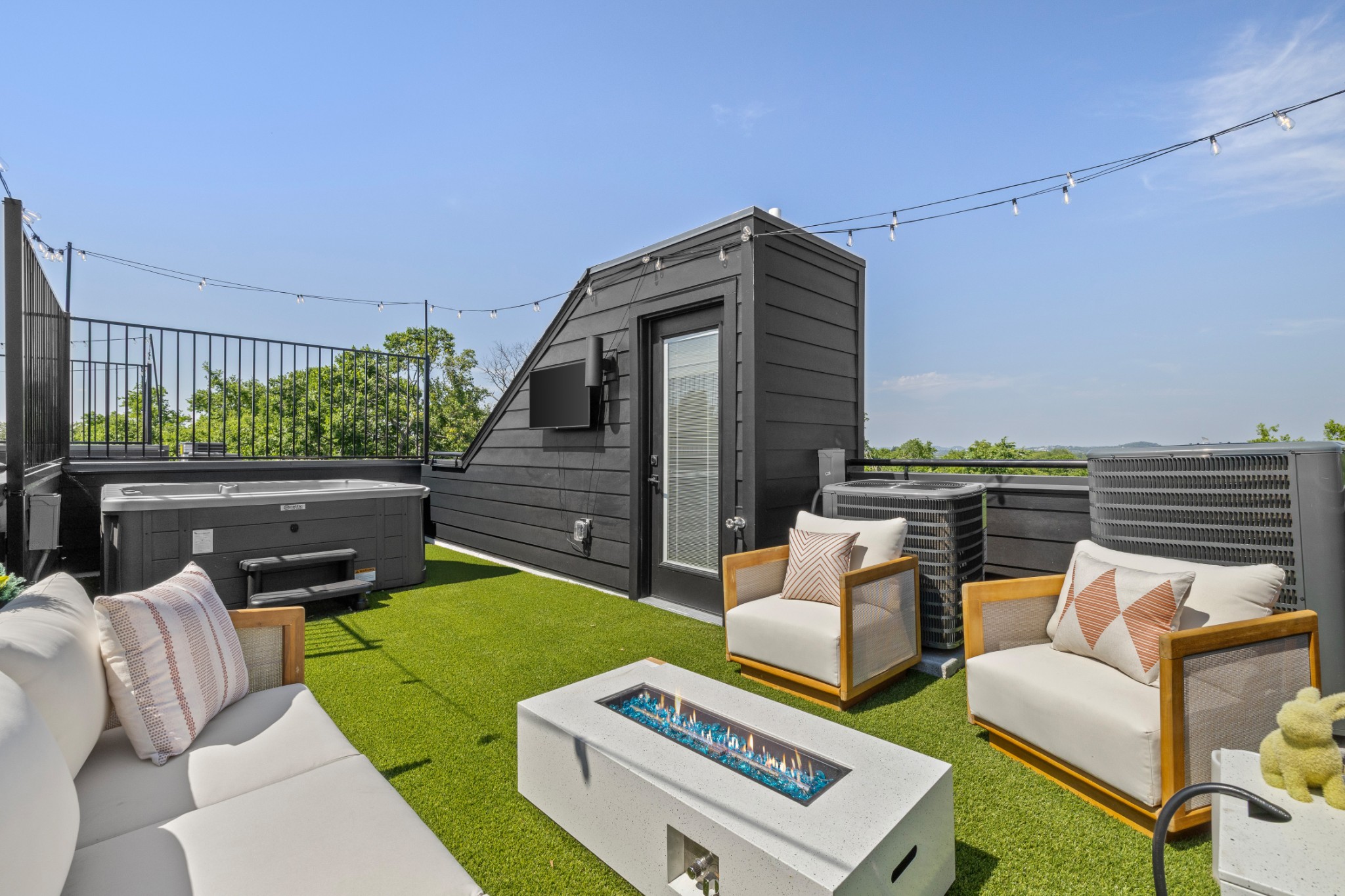 314 E Trinity Ln Unit: 3