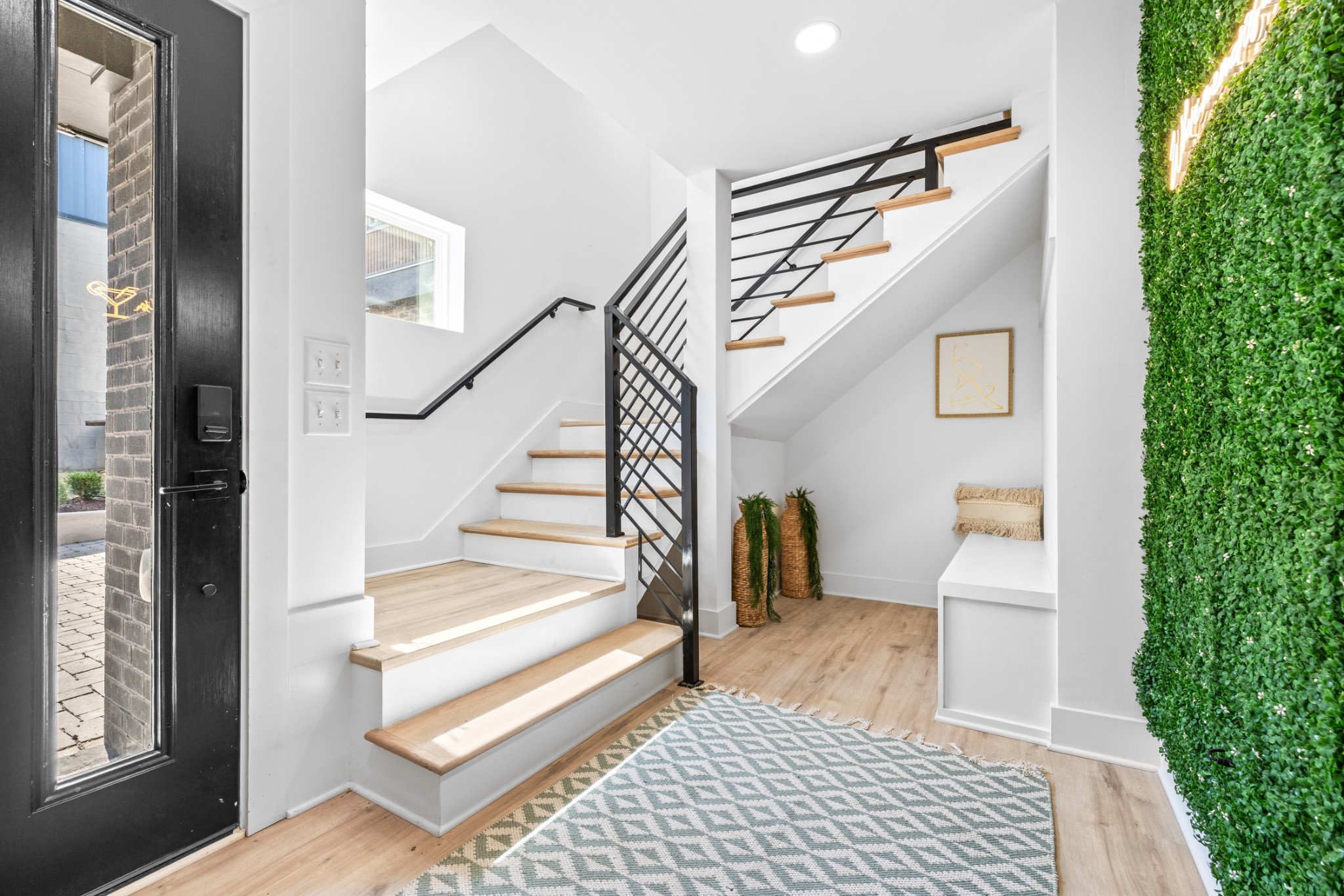 314 E Trinity Ln Unit: 3