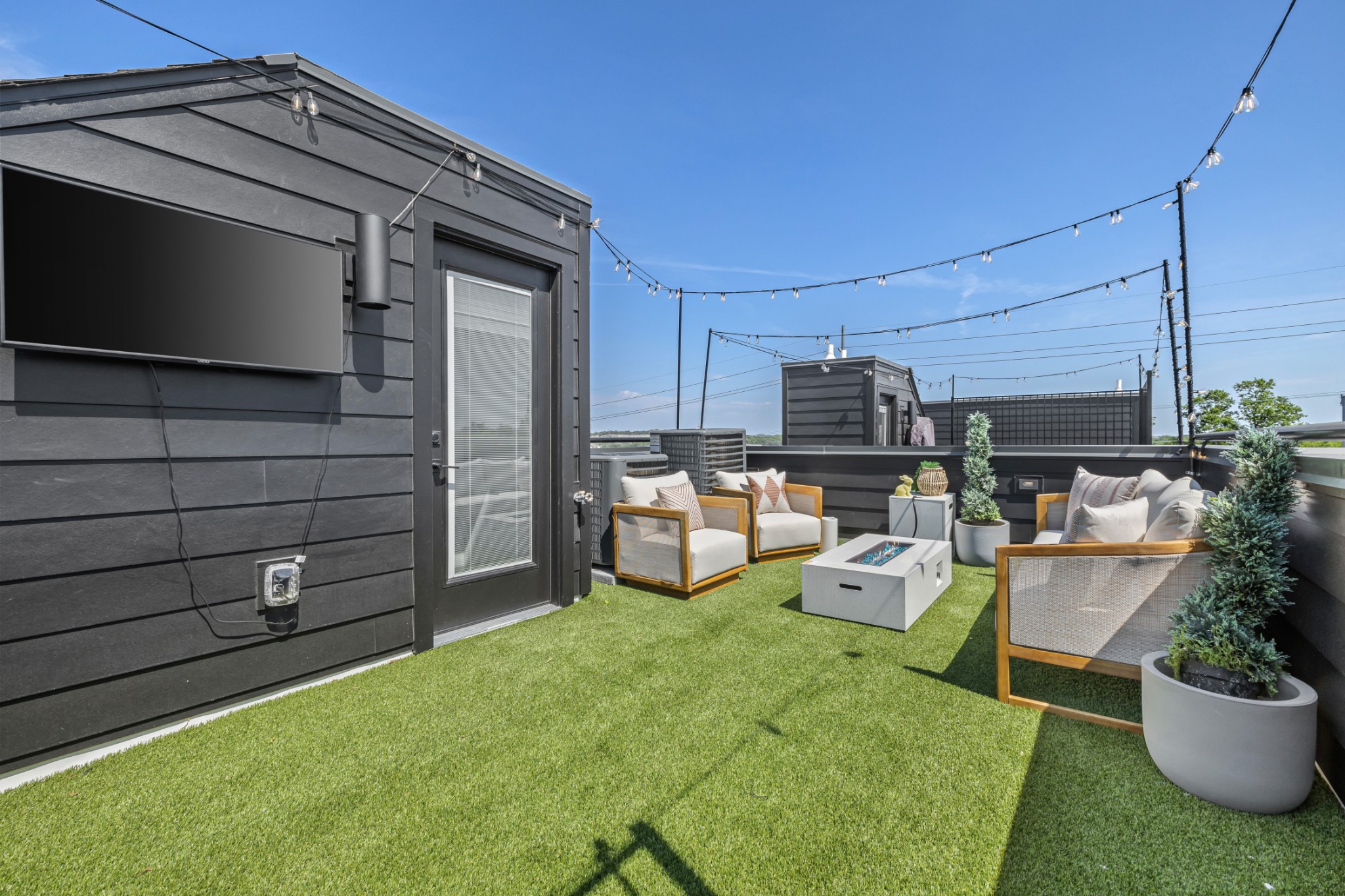 314 E Trinity Ln Unit: 3