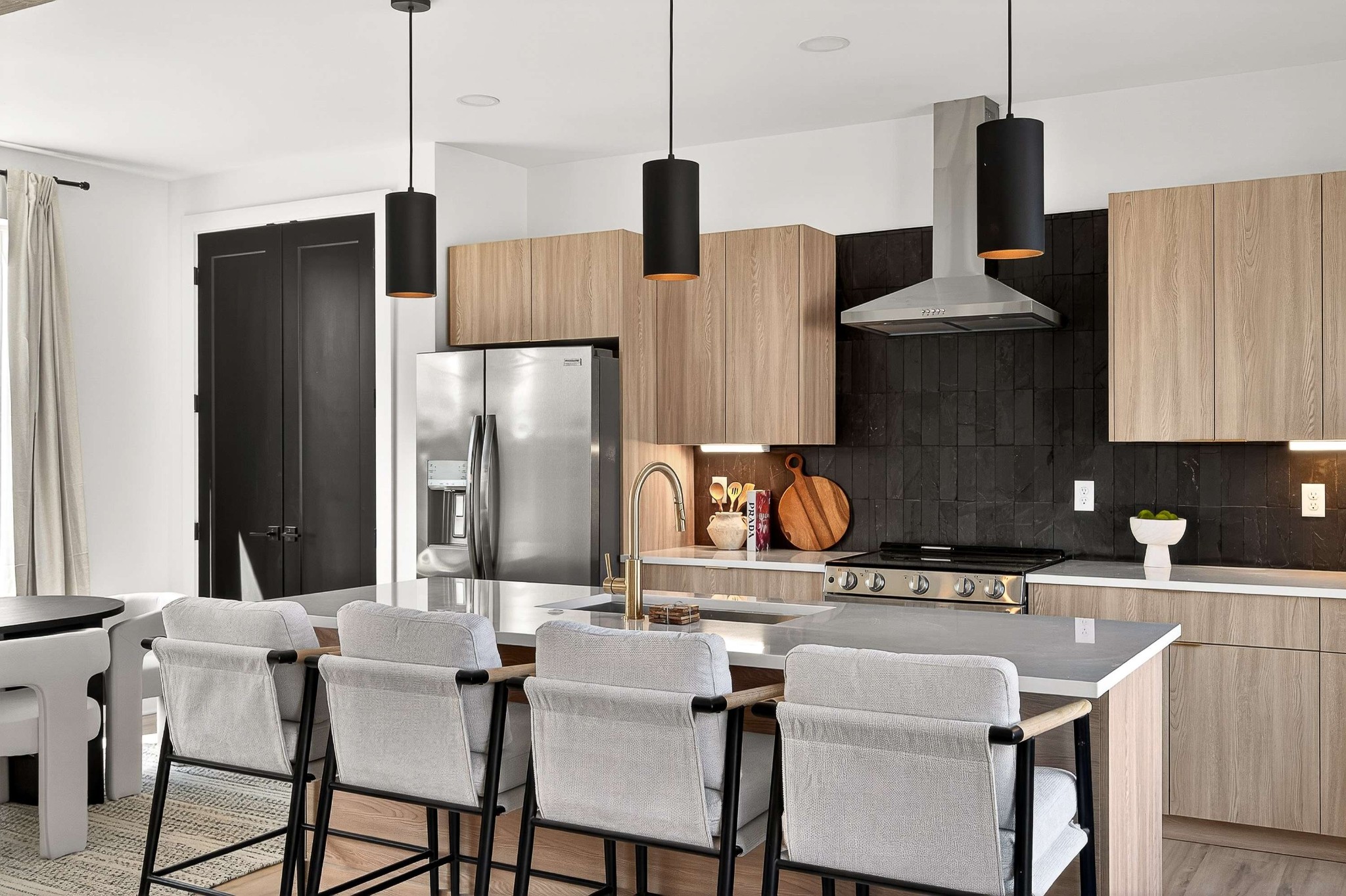 314 E Trinity Ln Unit: 3