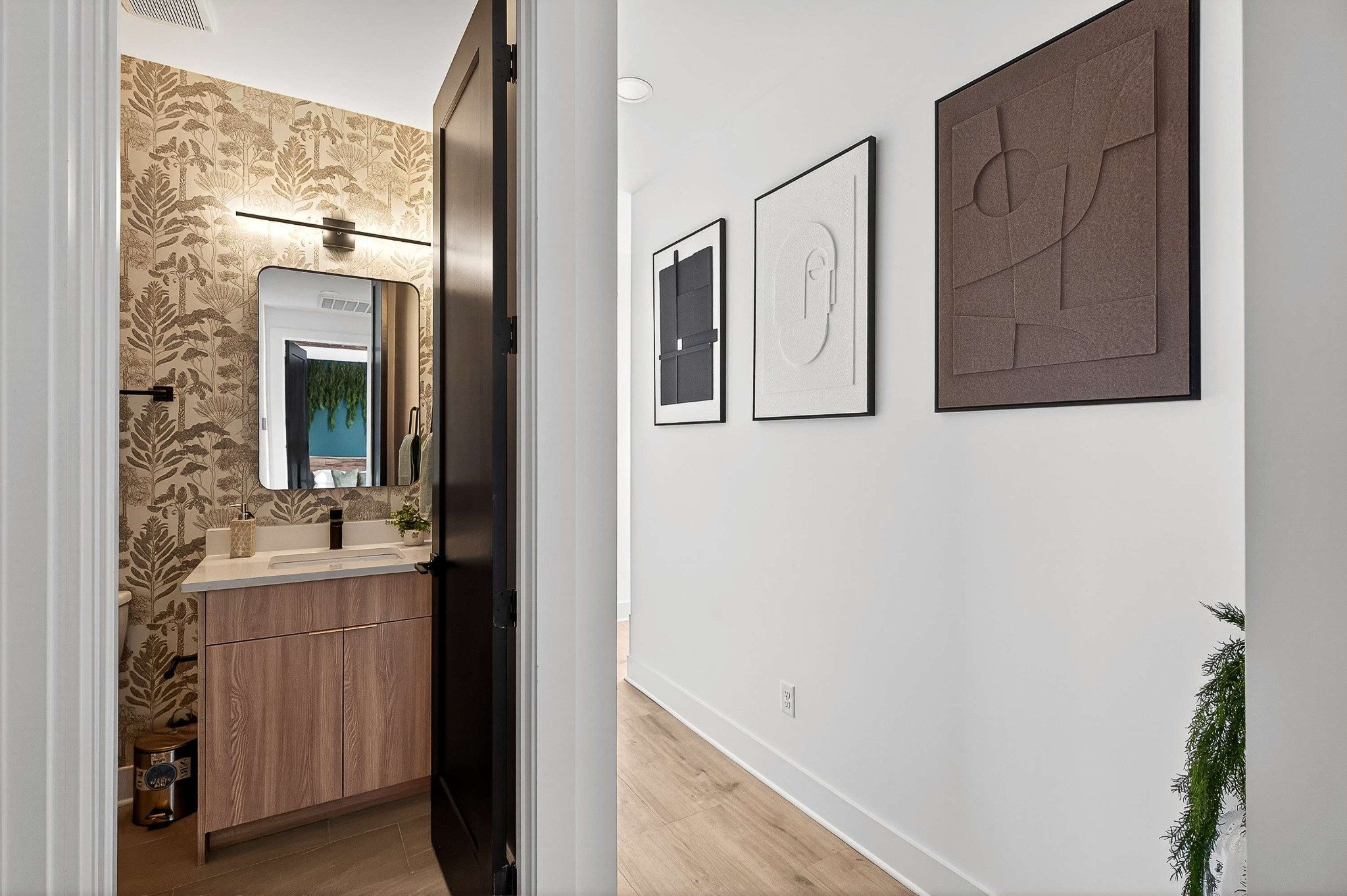 314 E Trinity Ln Unit: 3
