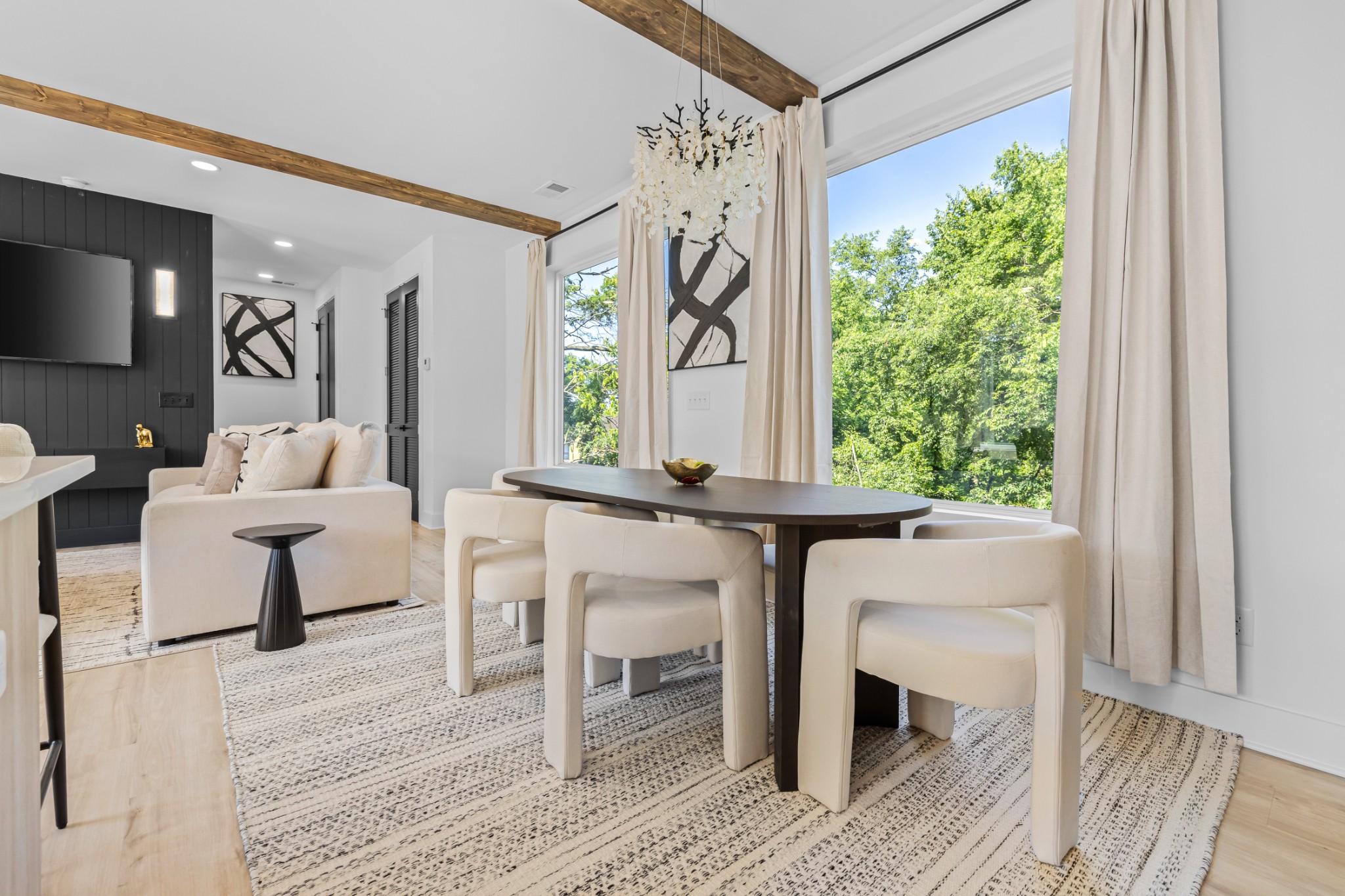 314 E Trinity Ln Unit: 3