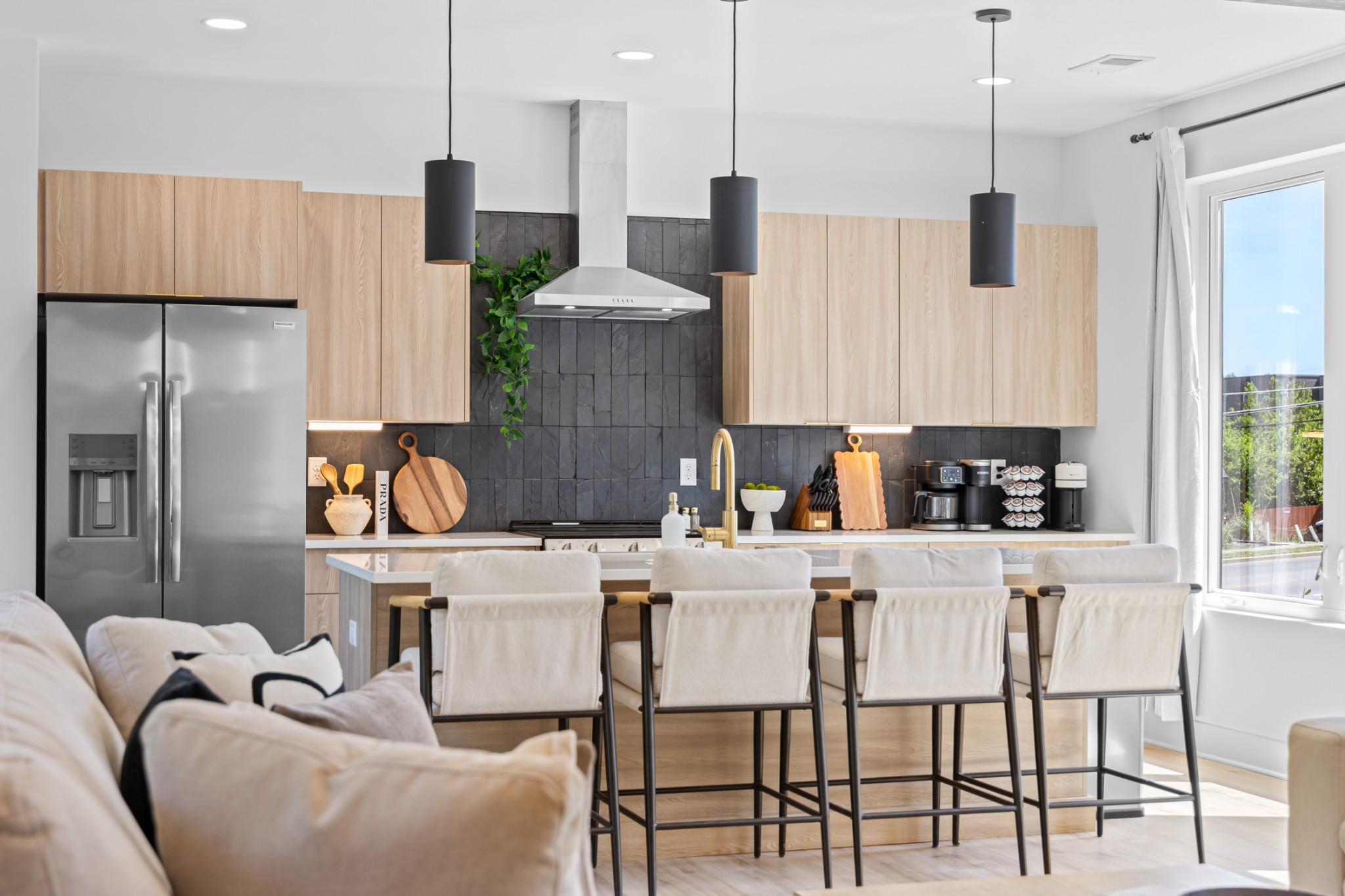 314 E Trinity Ln Unit: 3