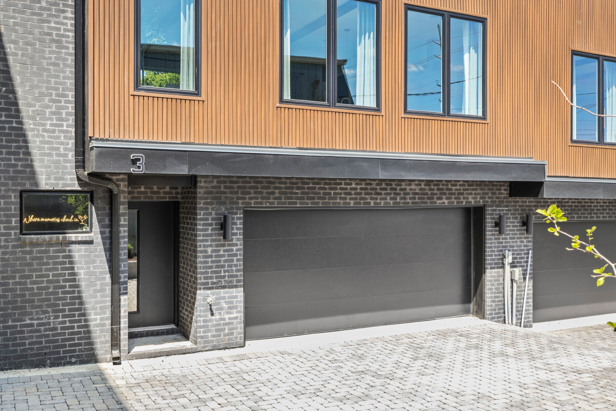 314 E Trinity Ln Unit: 3